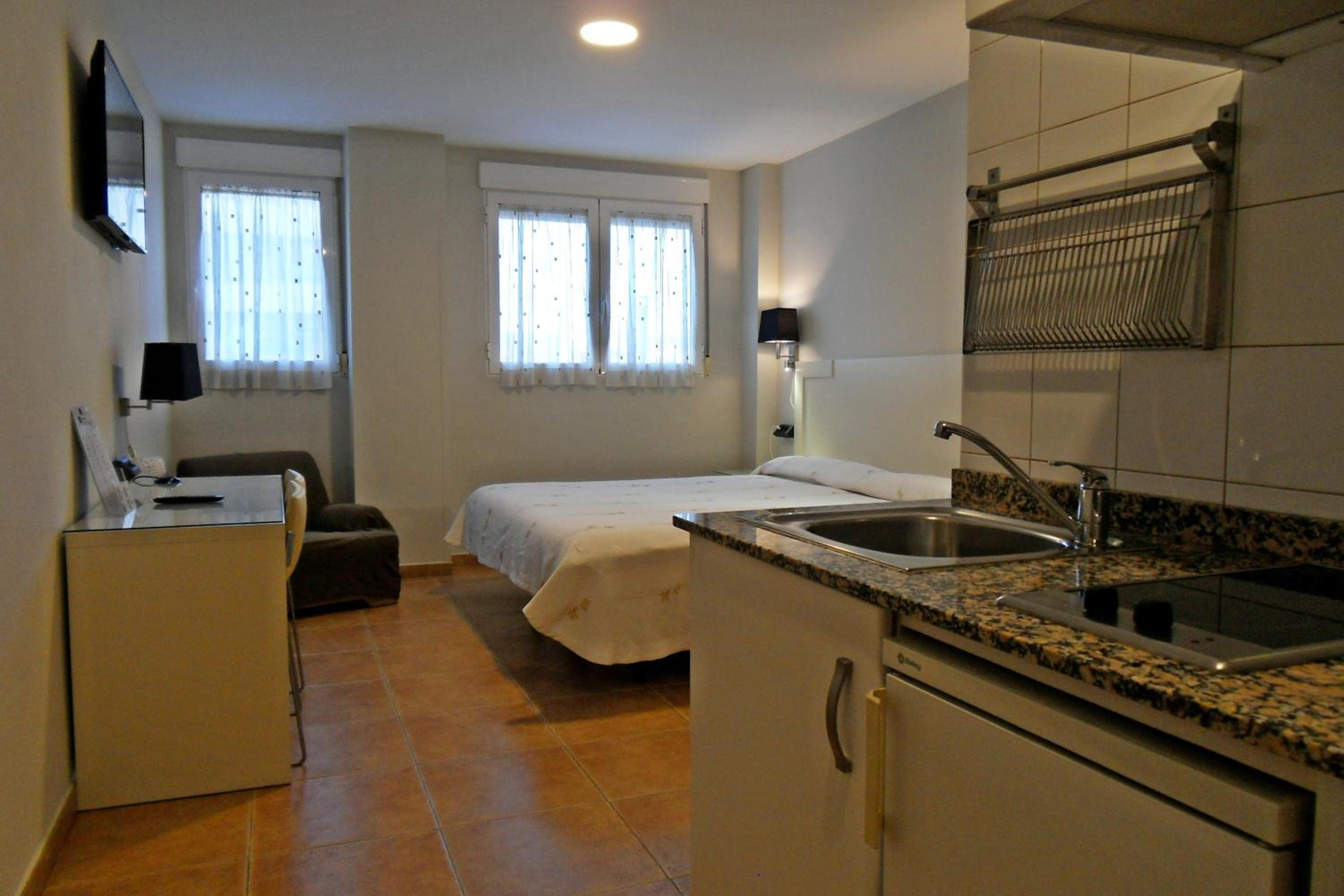 Hostal El Estudio view 5