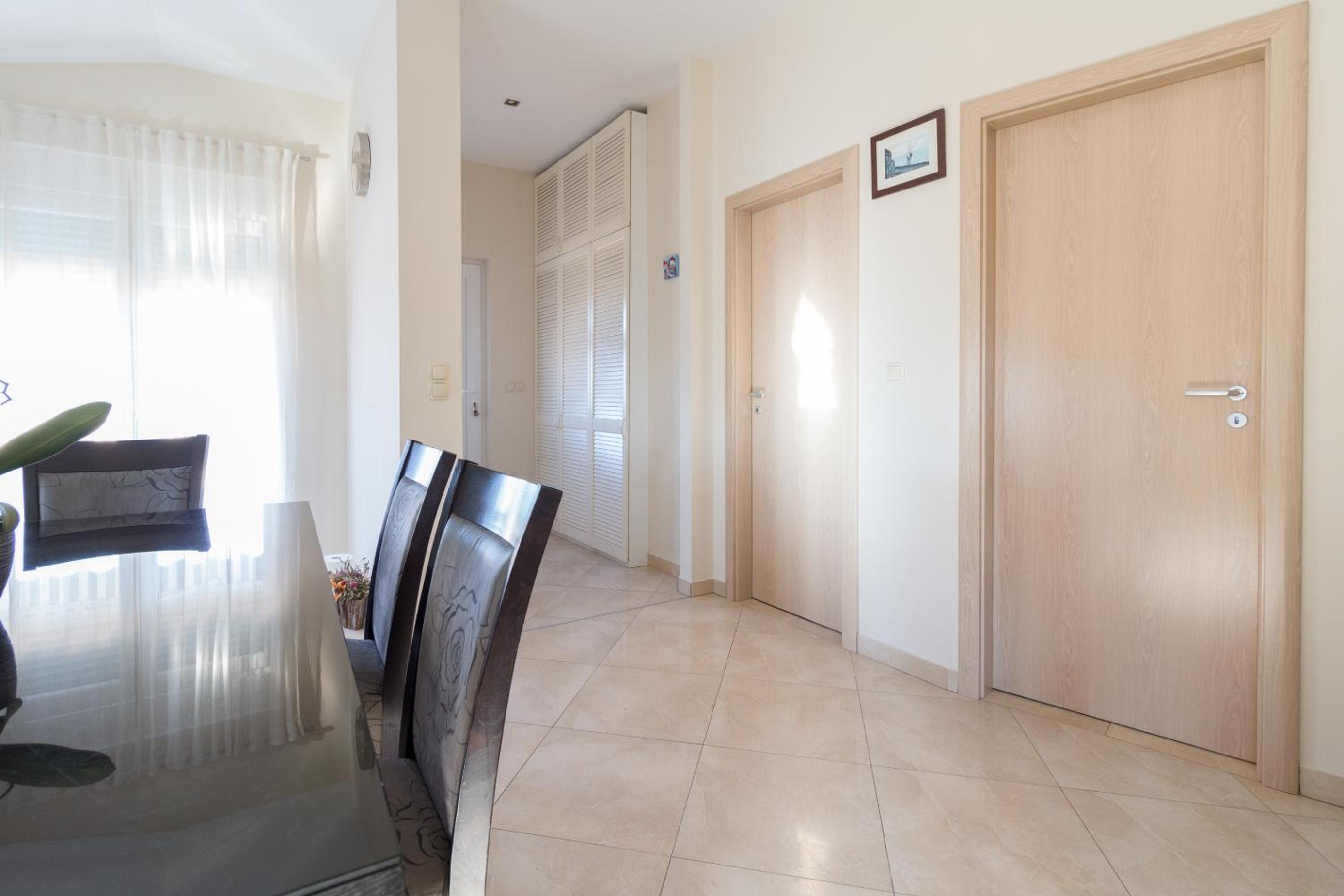 Modern apartment Mia view 5