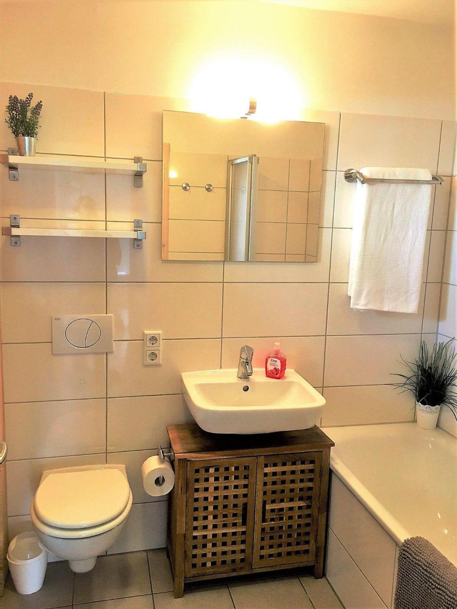 Hygge-skandinavisch-mit-Kamin-und-Sauna