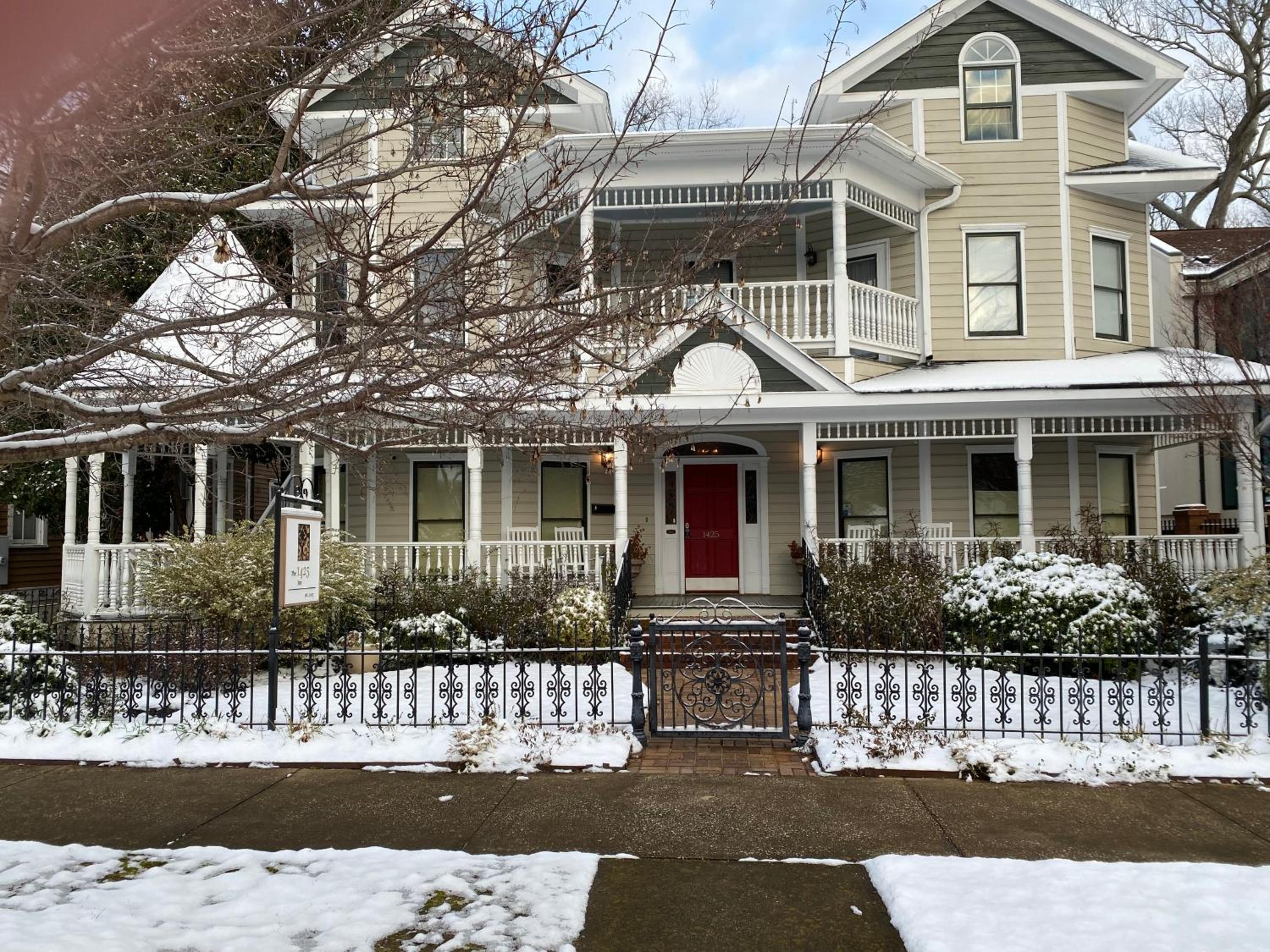 The 1425 Inn