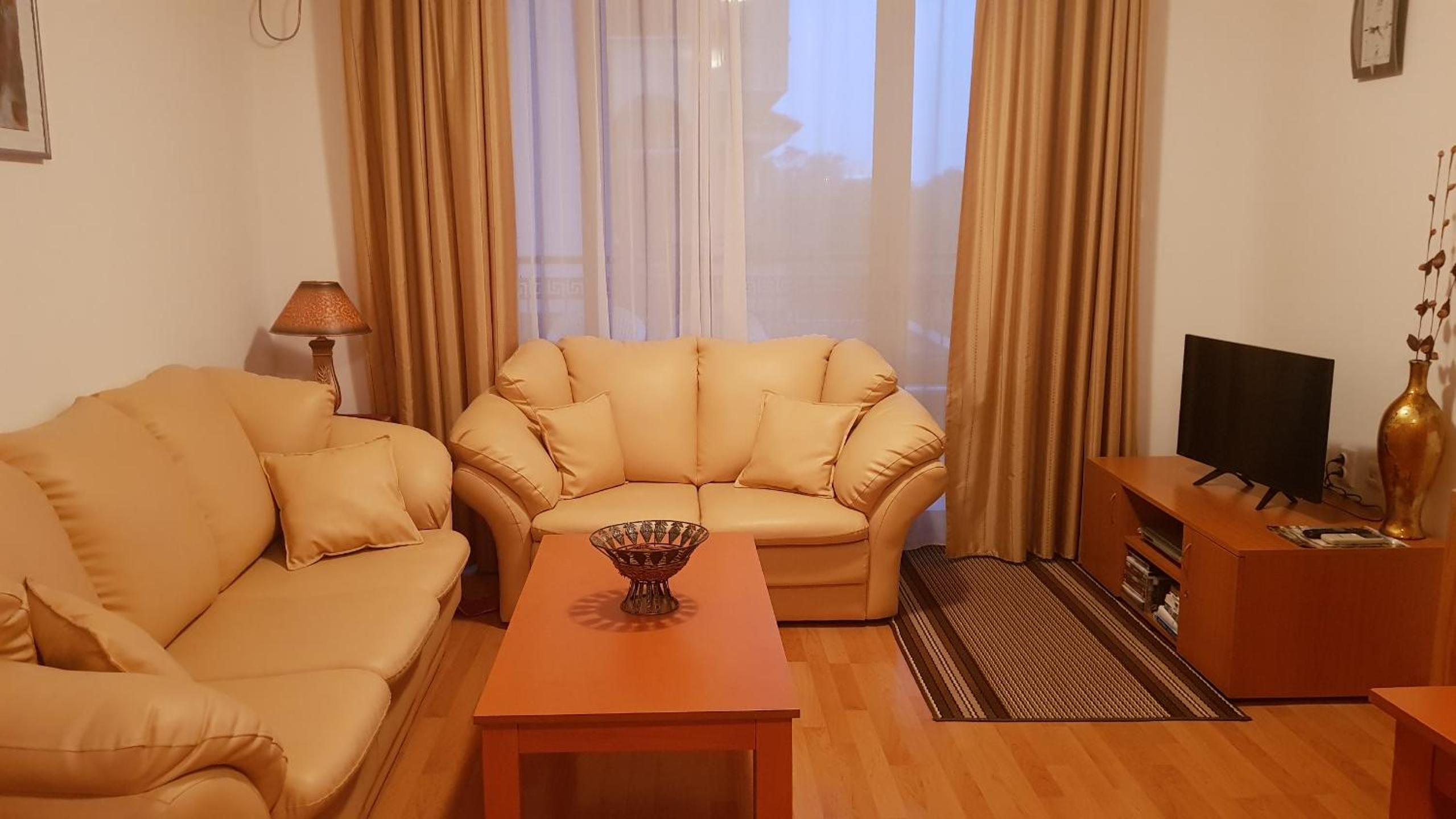 Lovely holiday apartment EFIR , with pool near beach, Efir Complex, parking view 4