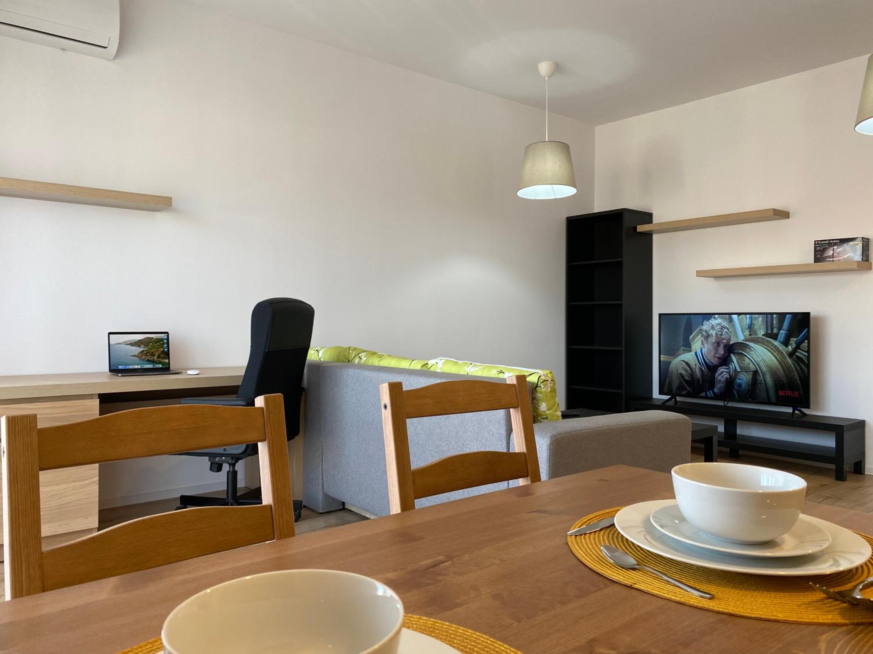 GLAM APARTMENTS Lipatti near Iulius Mall and City Center