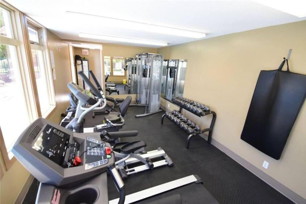 Chic Retreat, Modern, Pool, Hot Tub, Gym