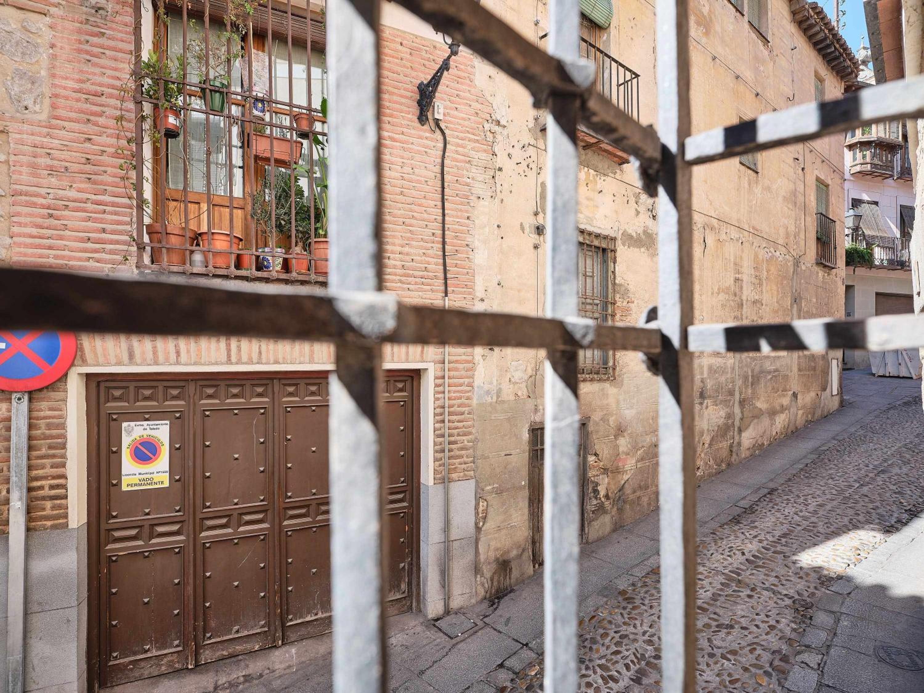 La Casa del Lirón by Toledo AP