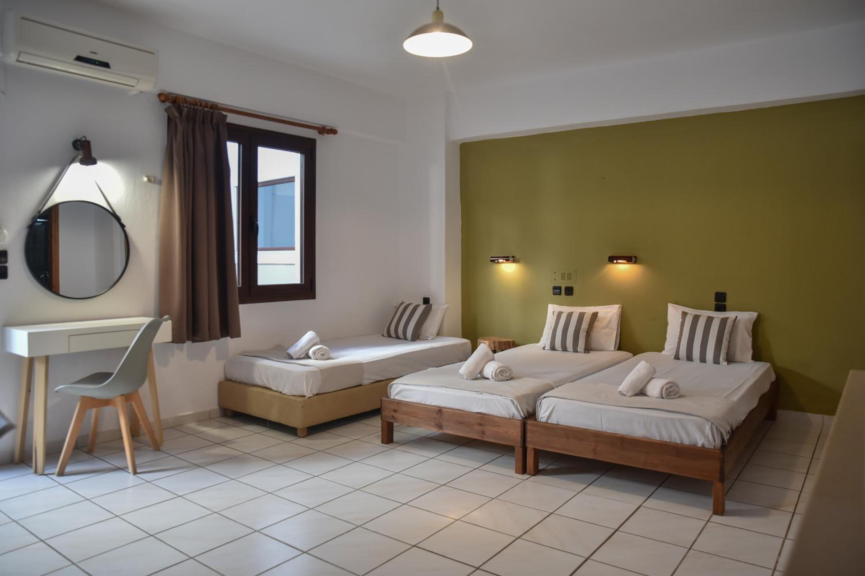 Iraklis Apartments