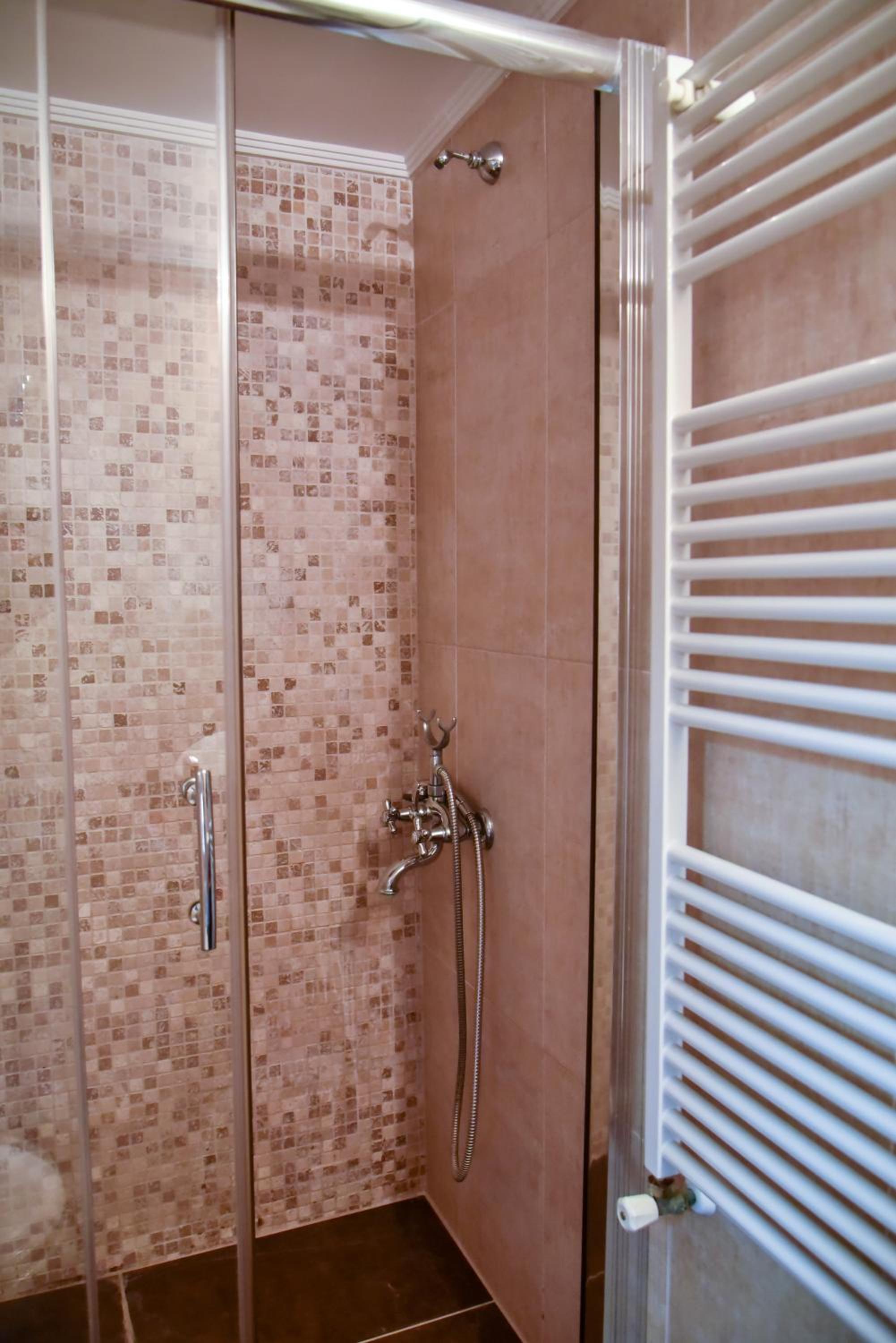 Iraklis Apartments