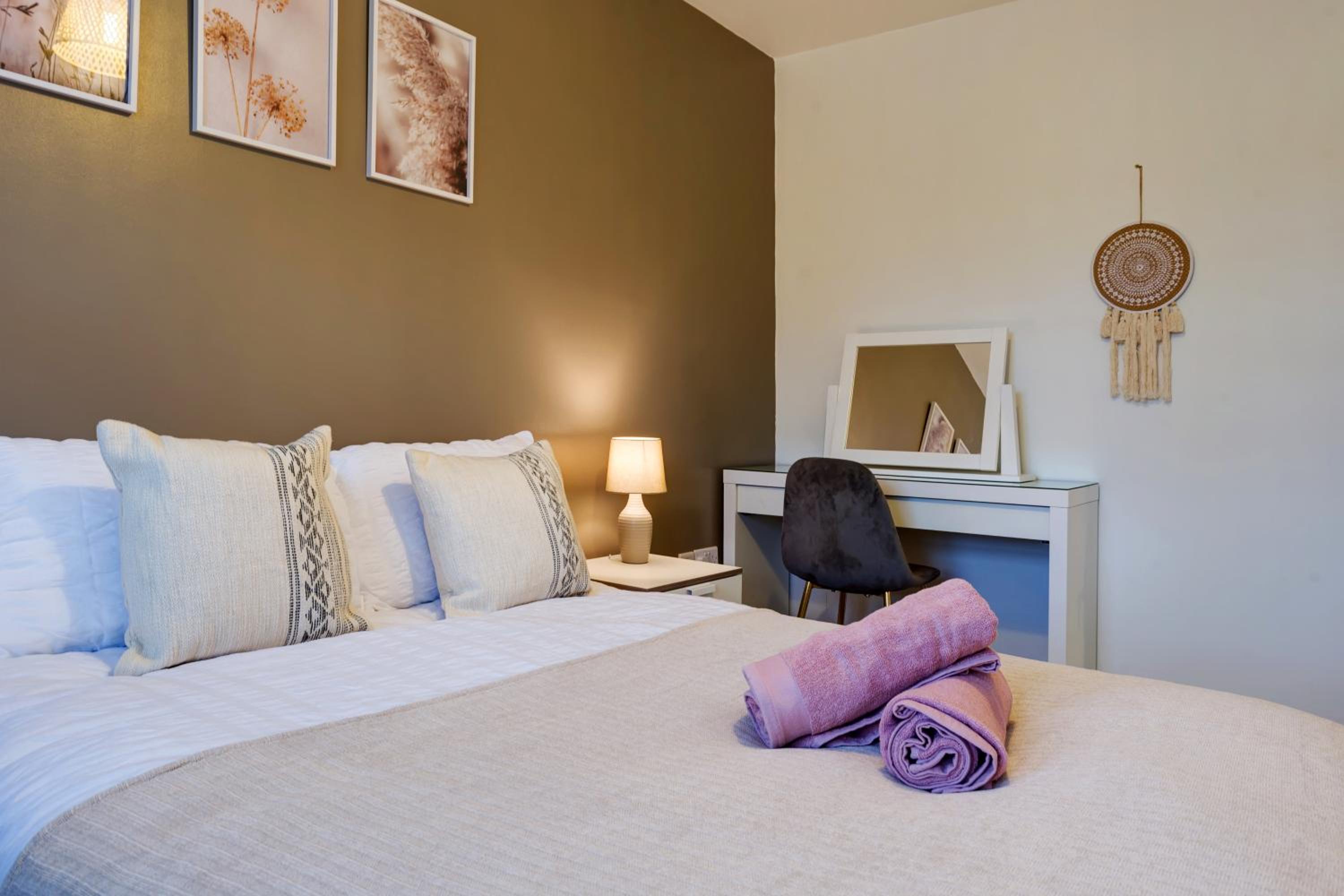 Comfortable 3 bed home LINCOLN view 3