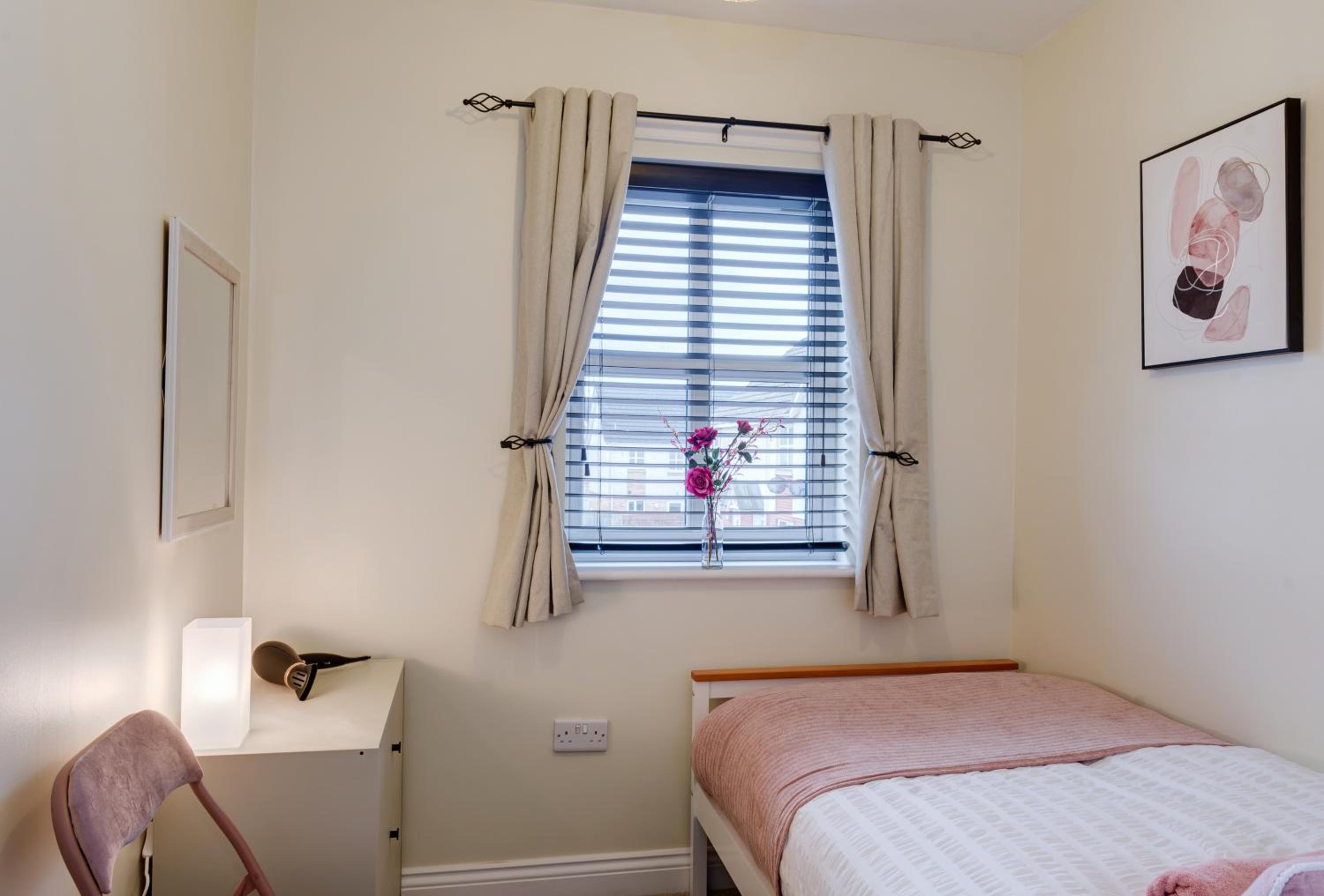 Comfortable 3 bed home LINCOLN view 4