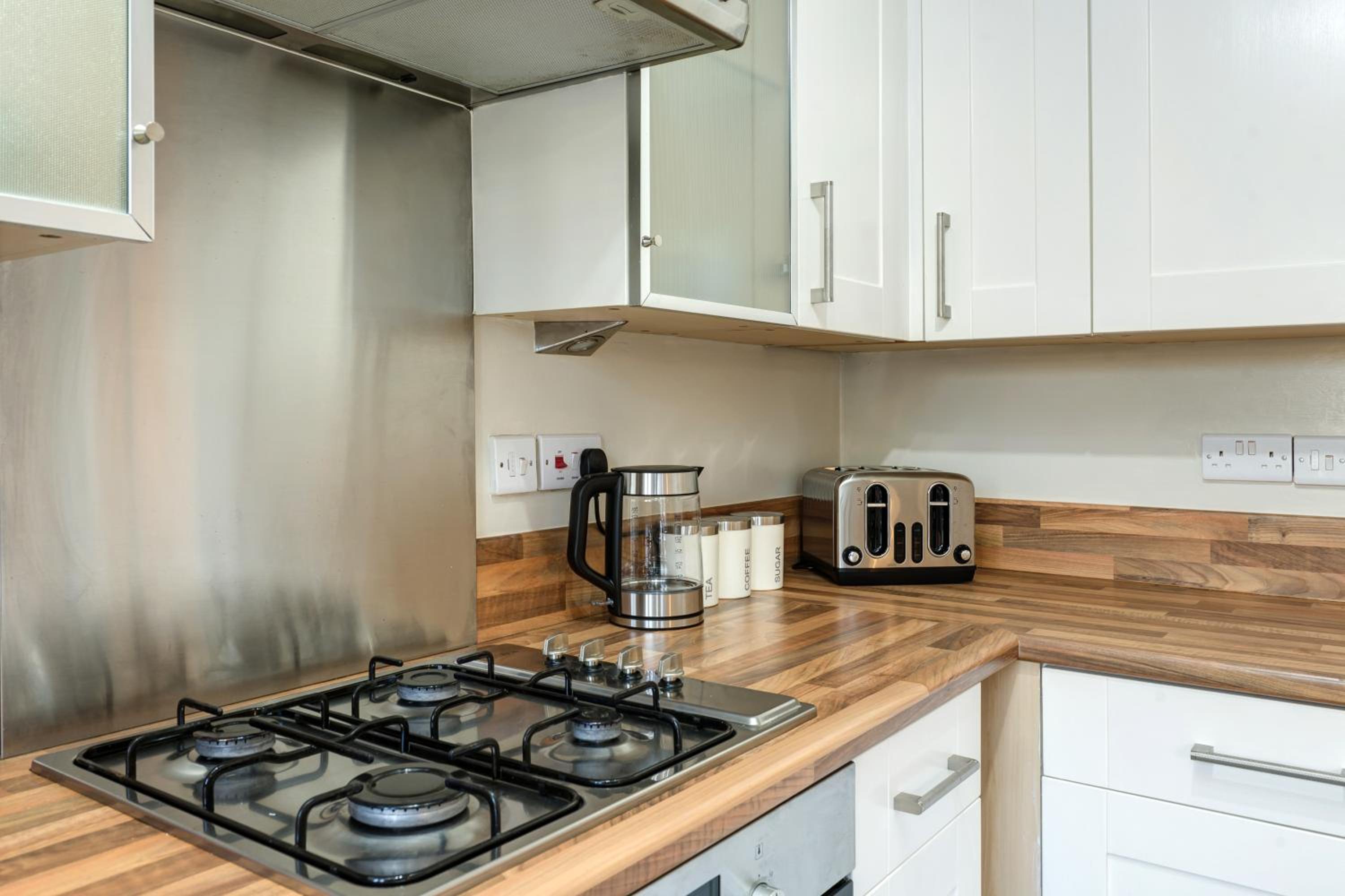 Comfortable 3 bed home LINCOLN view 5