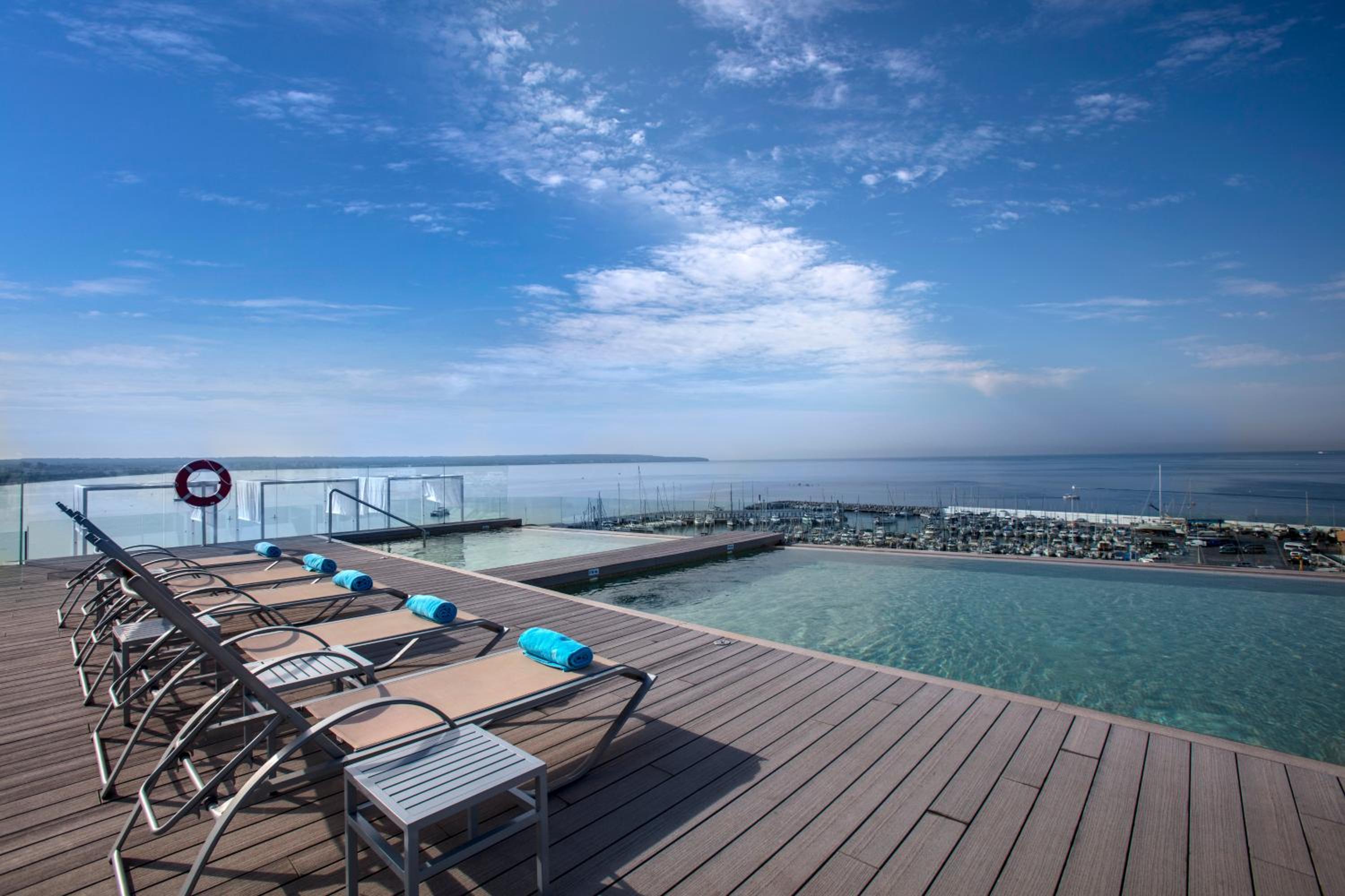 Hotel Las Arenas - Image 1