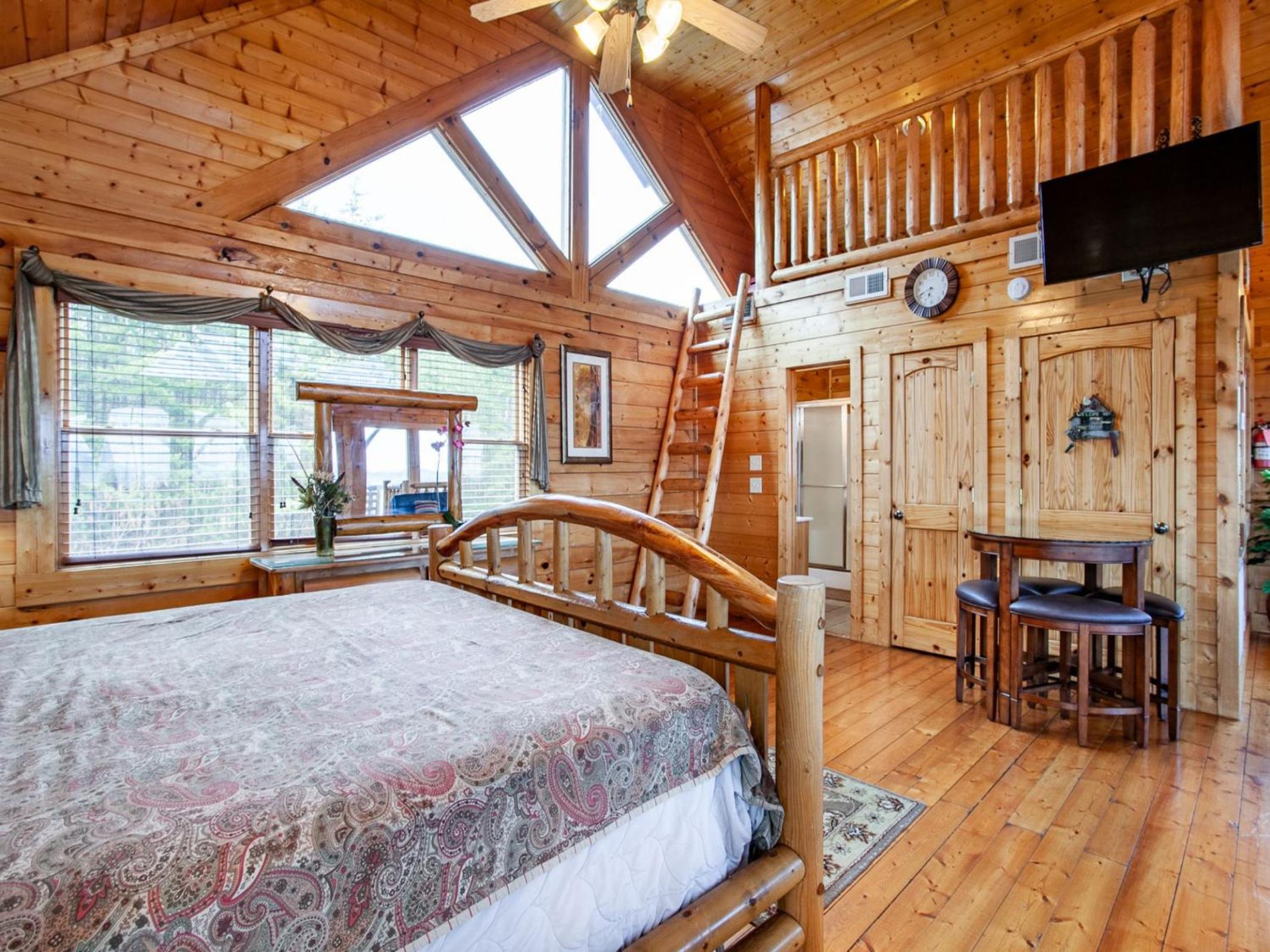 Bella Yani - Hot Tub, Pool Table, Air Hockey - Property Image 18