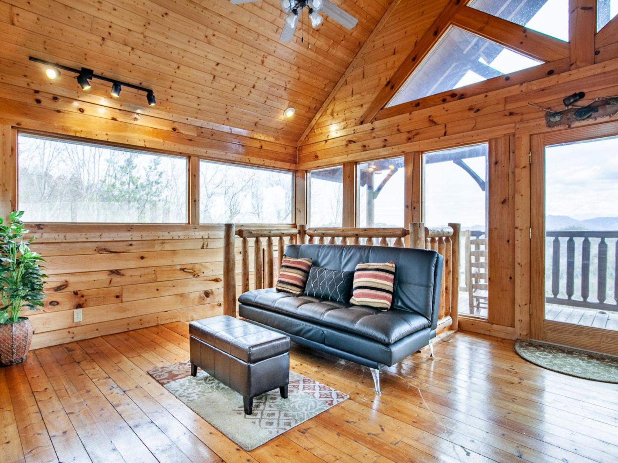 Bella Yani - Hot Tub, Pool Table, Air Hockey - Property Image 6