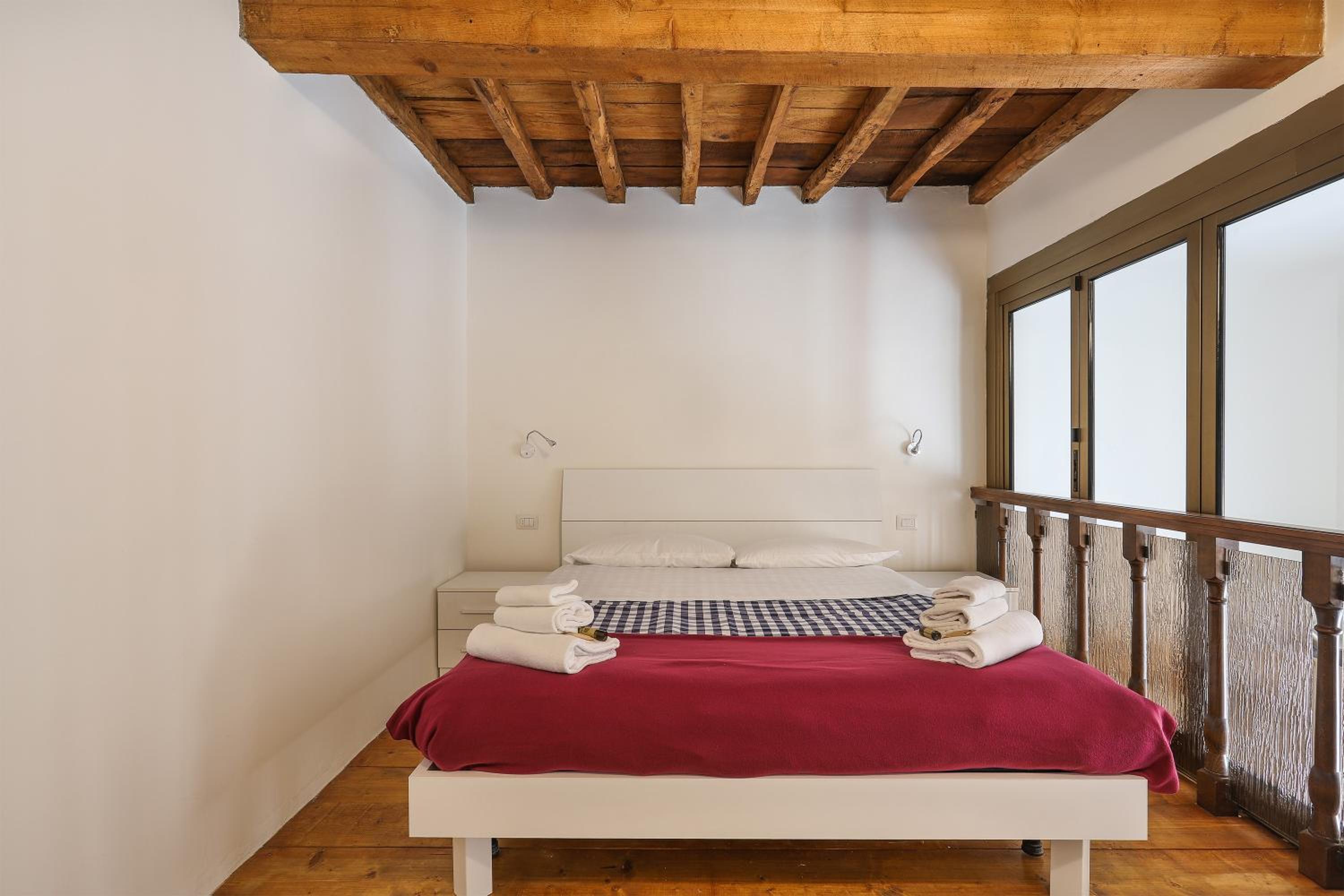 SANTA MARIA NOVELLA Bright and Modern Apartment - hosted by Sweetstay