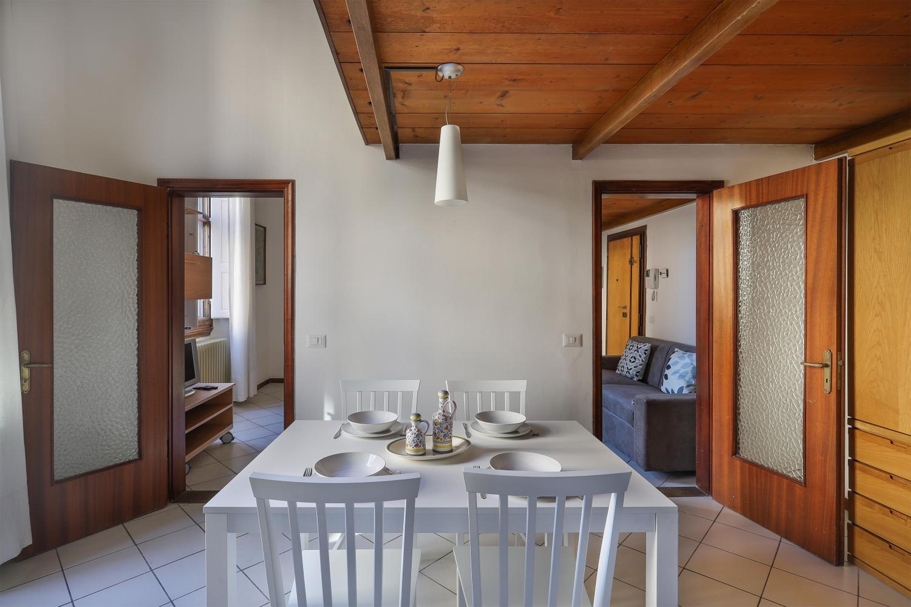 SANTA MARIA NOVELLA Bright and Modern Apartment - hosted by Sweetstay
