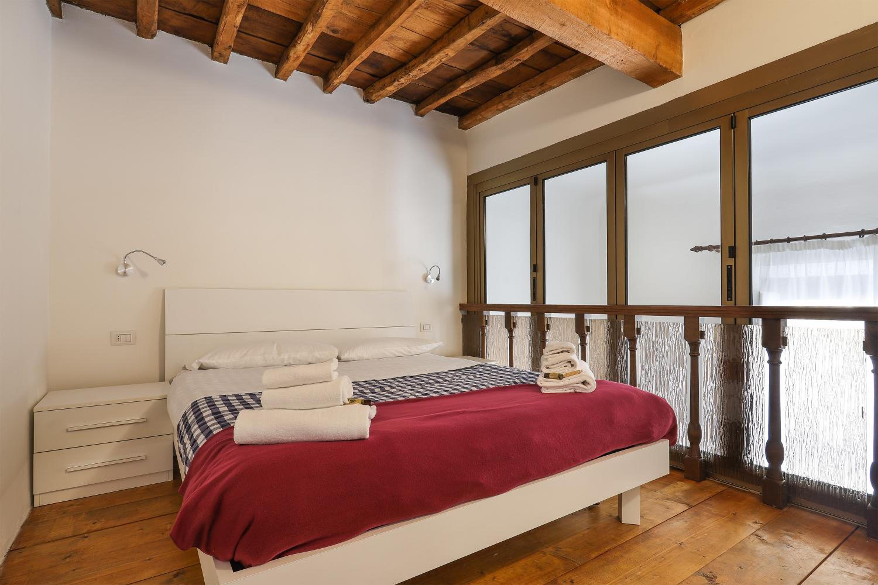 SANTA MARIA NOVELLA Bright and Modern Apartment - hosted by Sweetstay