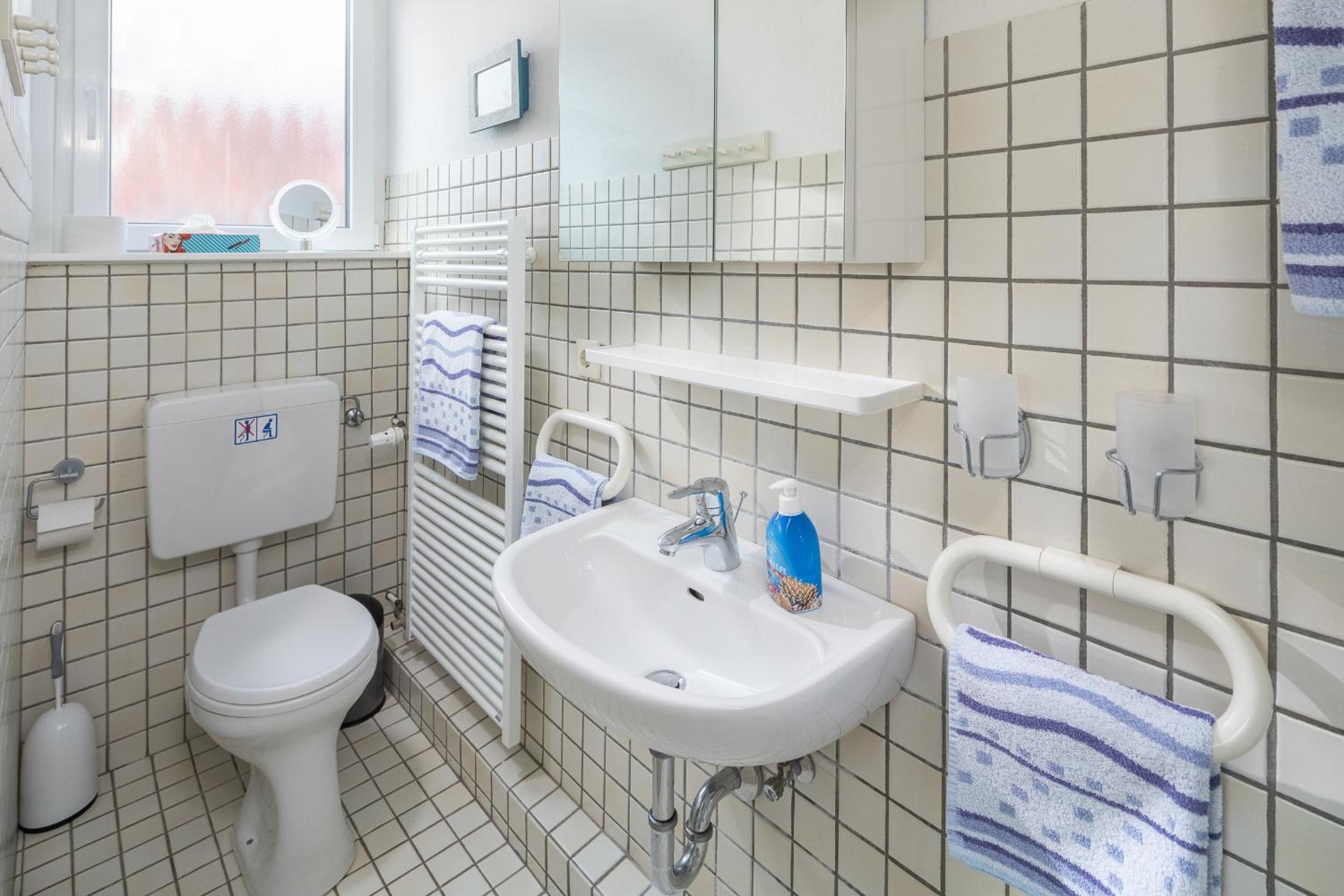 Rubintje Süd en Norderney — bathroom