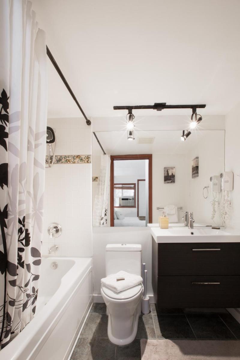 Attractive Townhouse in Whistler Village with Hot Tub