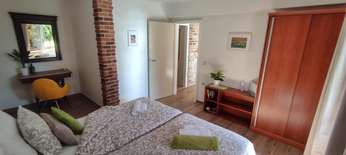 Apartments Mare view 4