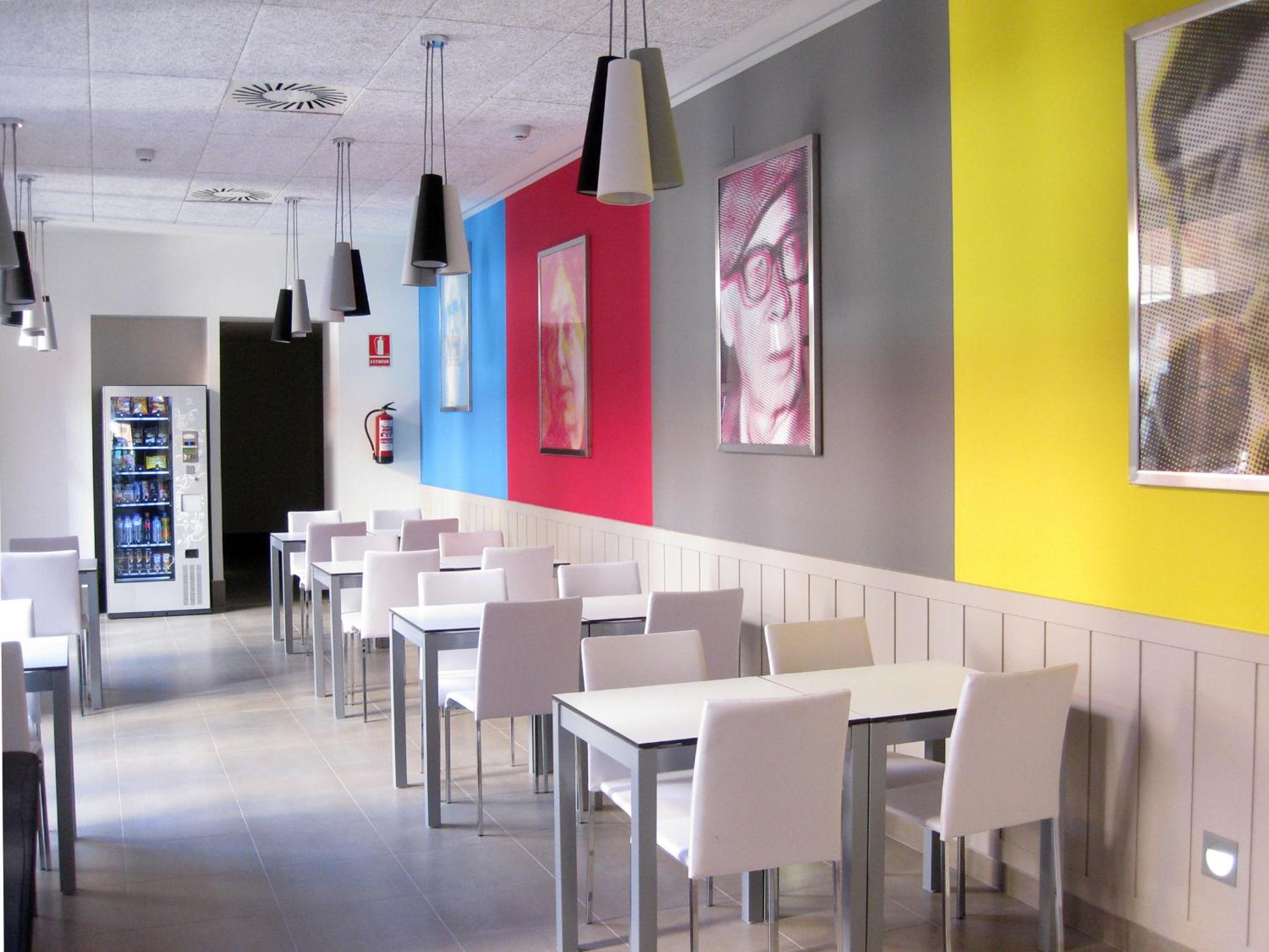 The Book Factory Hostel by gaiarooms