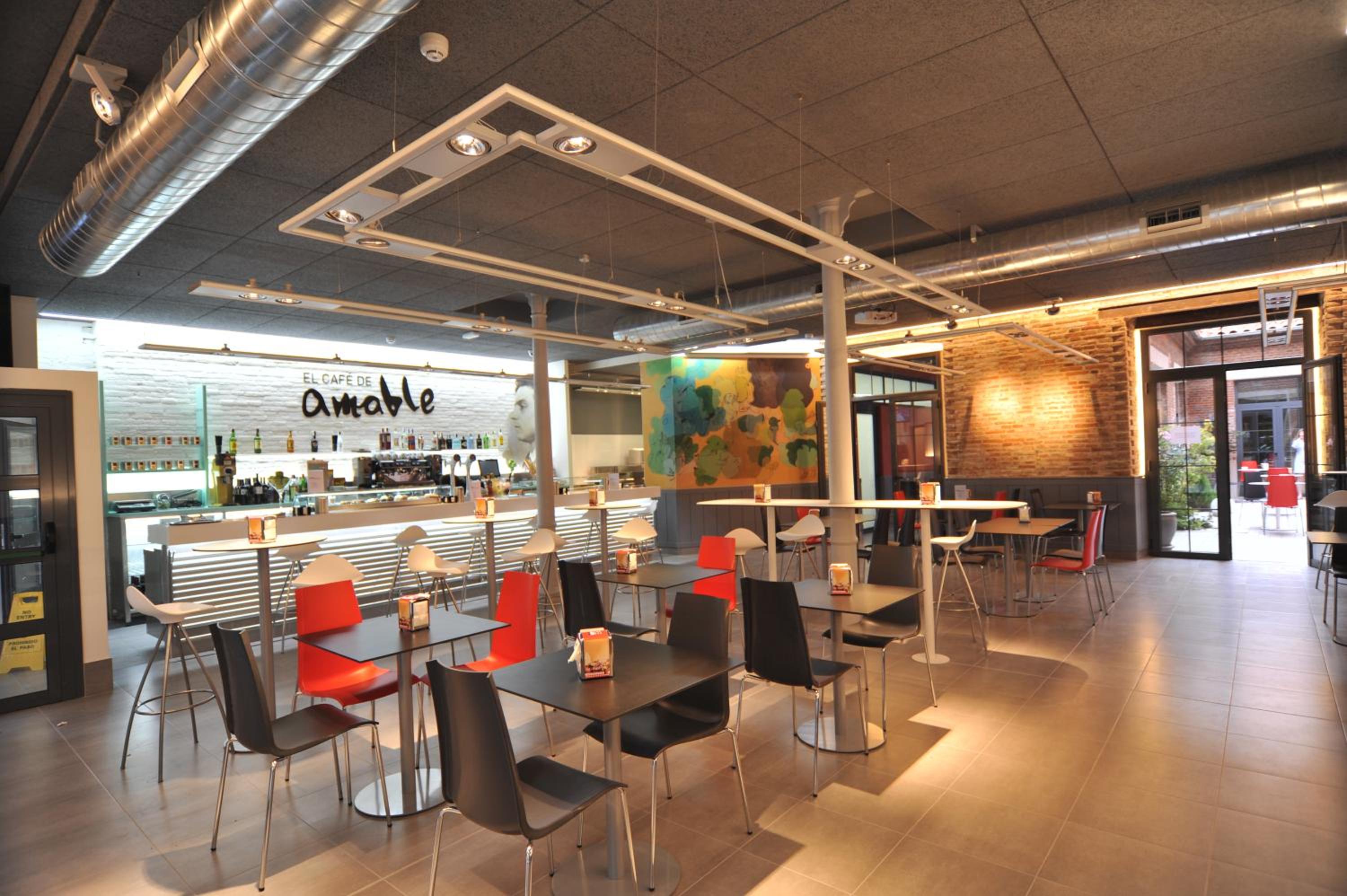 The Book Factory Hostel by gaiarooms