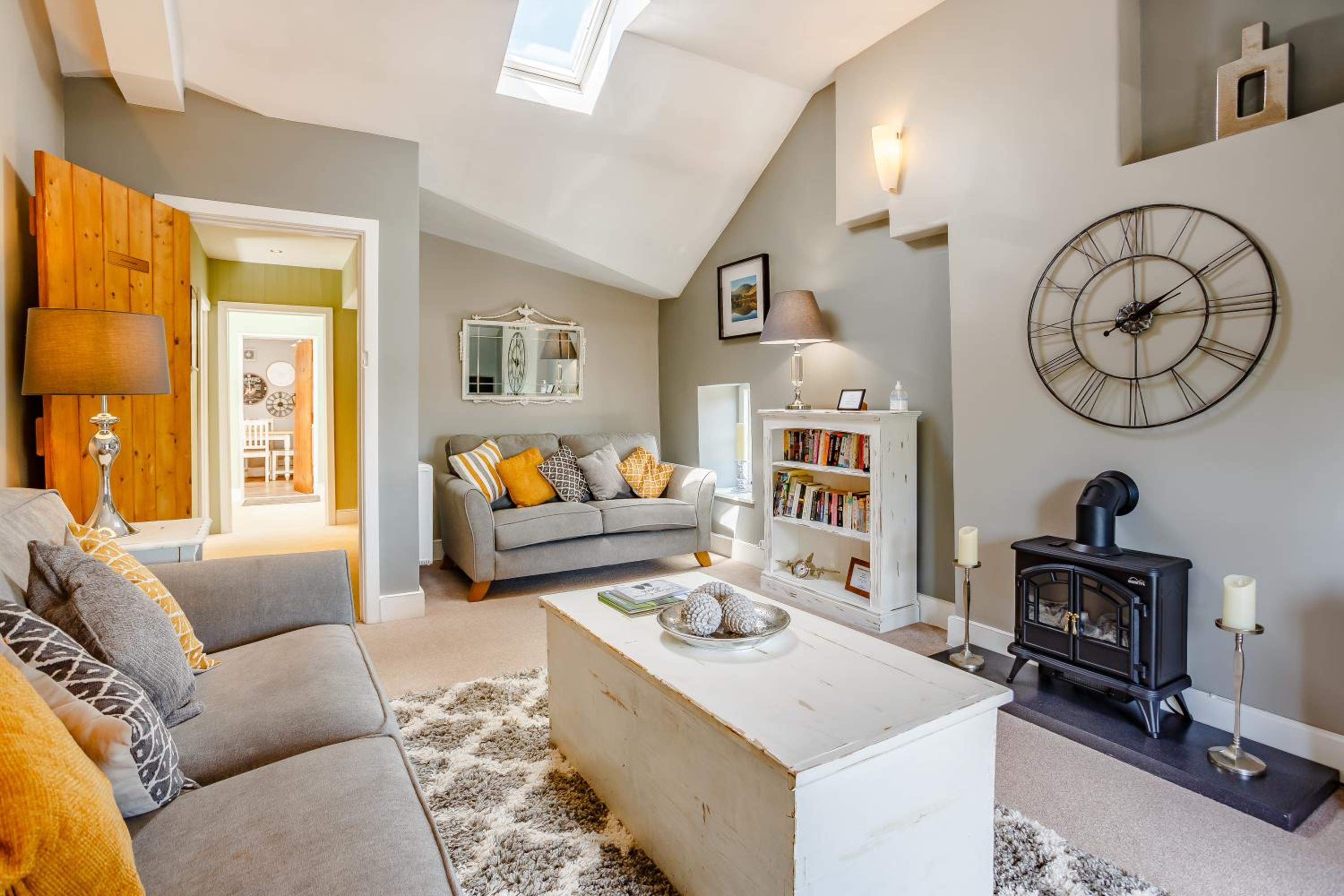 Broadrock Accommodation - Clock Cottage view 2