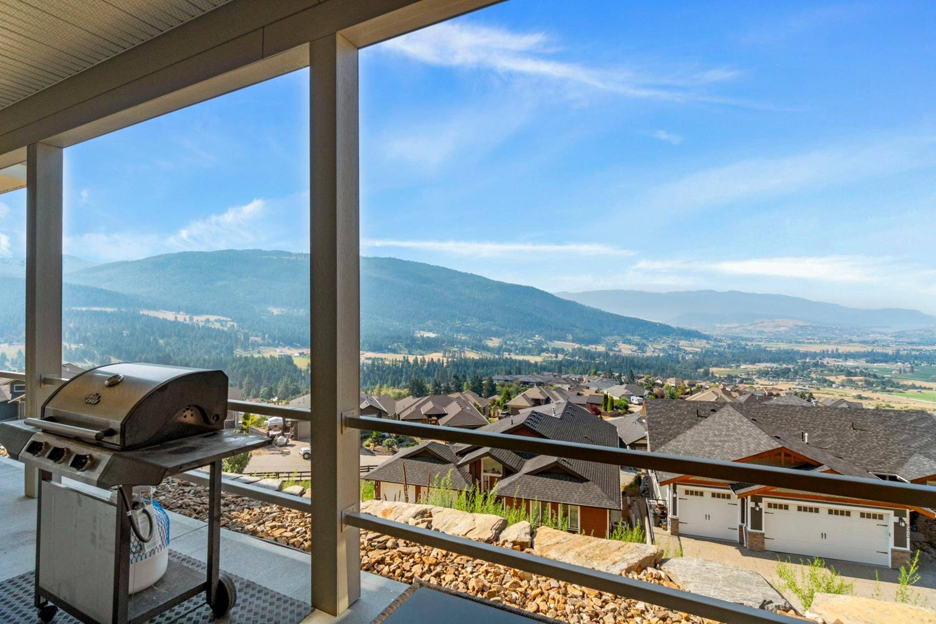 Oh What A View! - Lower Suite