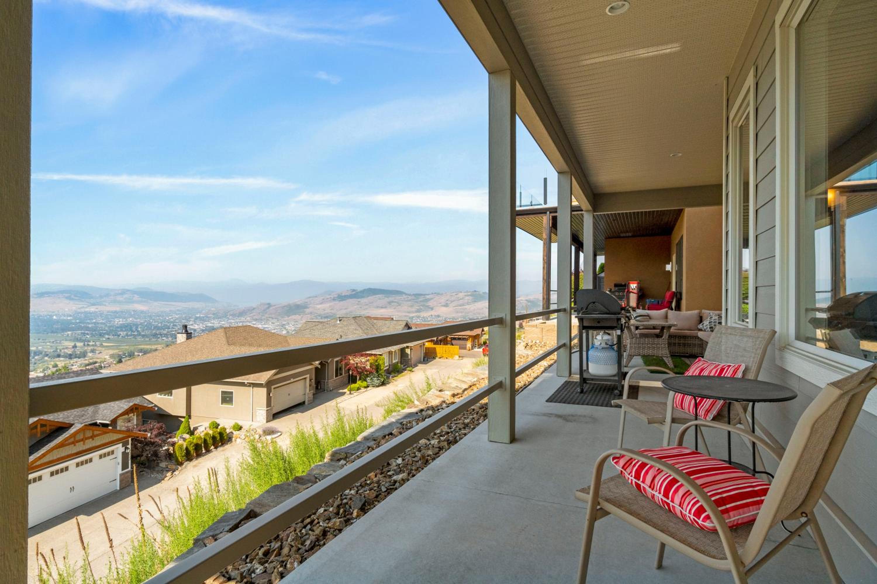 Oh What A View! - Lower Suite