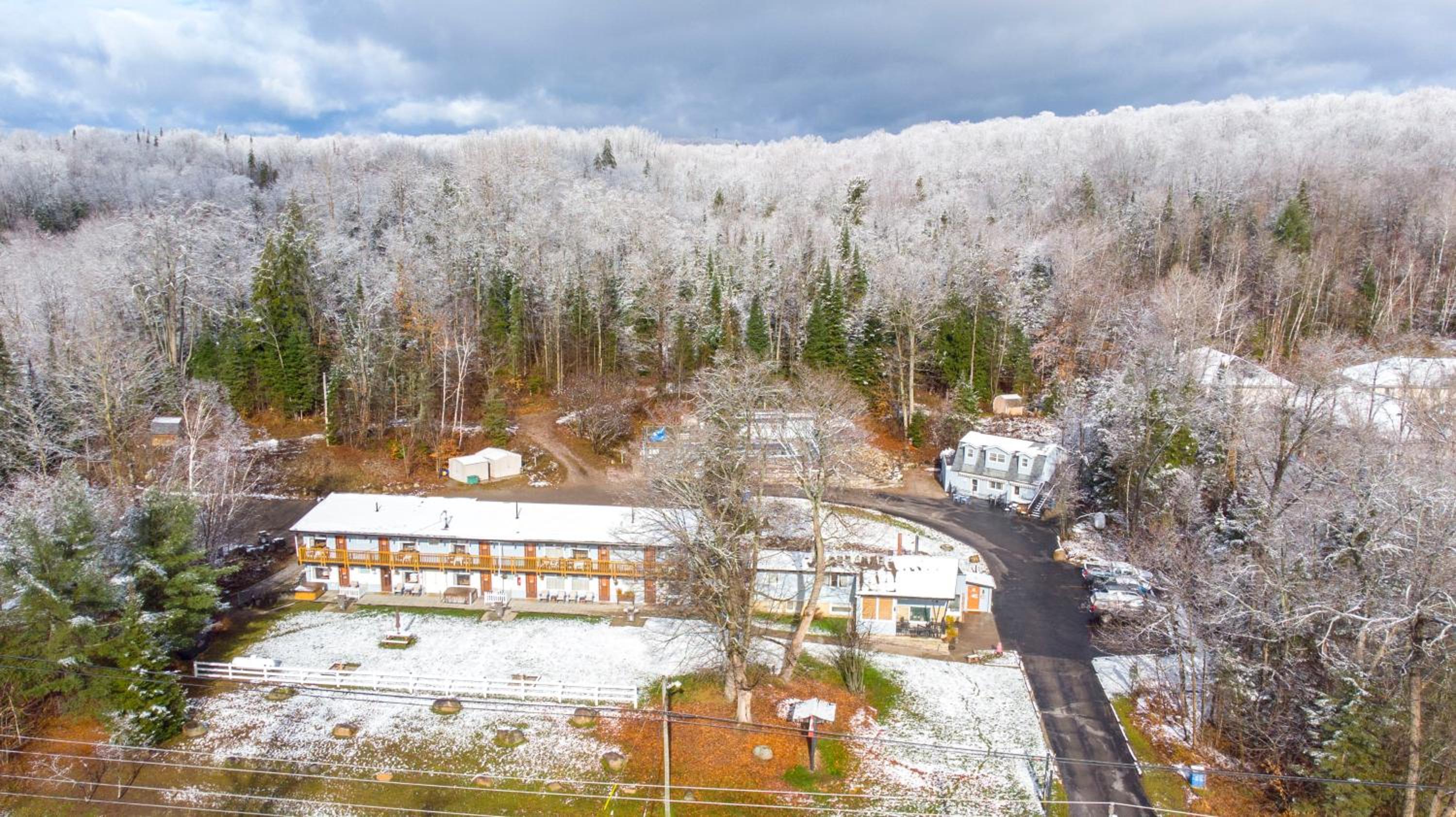 Lakeview Motel