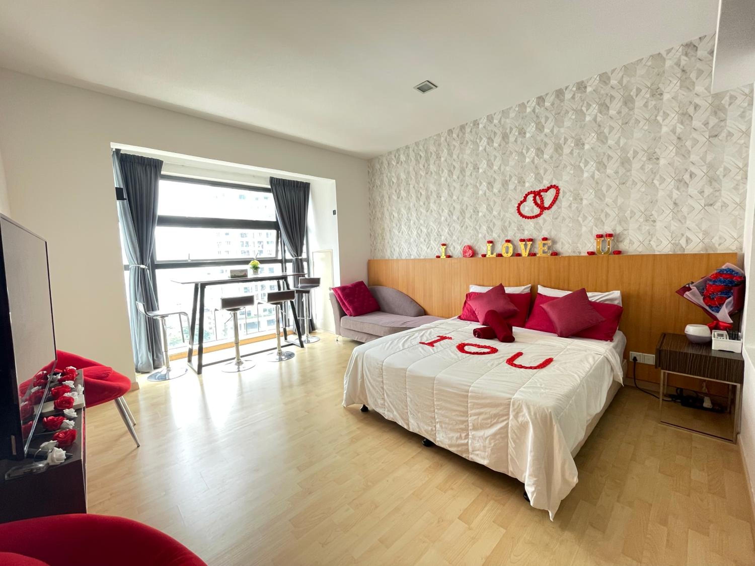 Private Jacuzzi Staycation at KL City 152