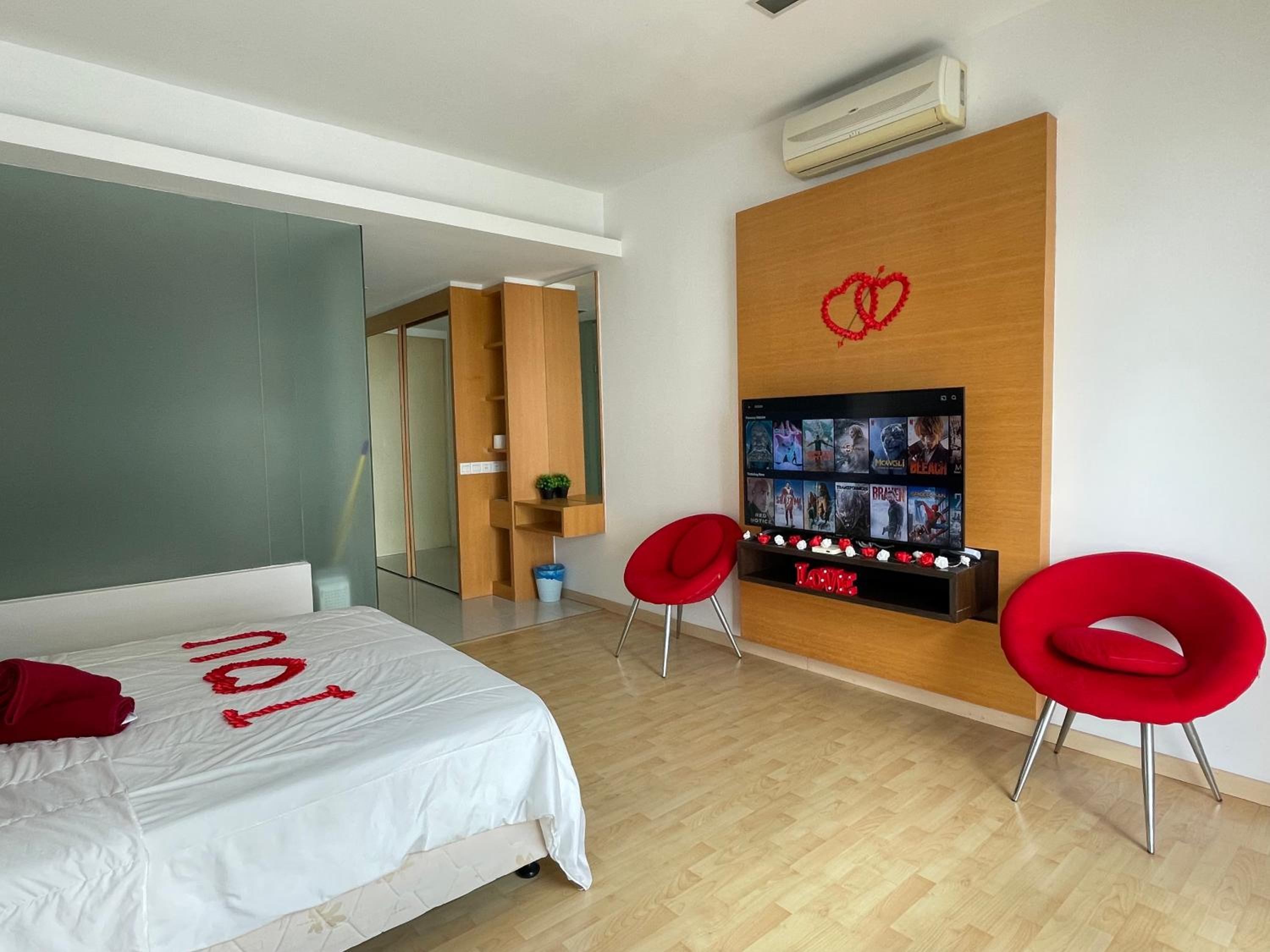 Private Jacuzzi Staycation at KL City 152