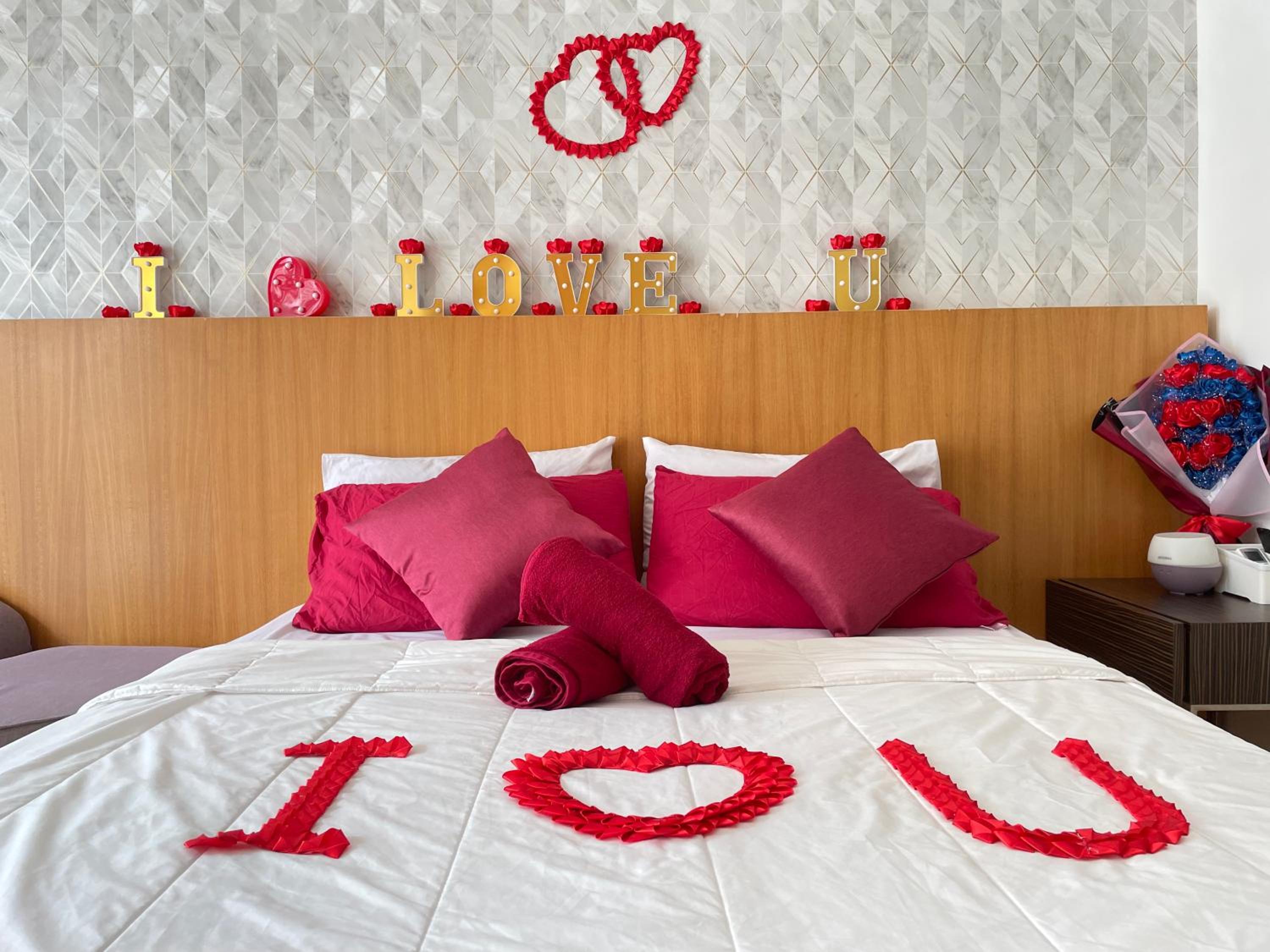 Private Jacuzzi Staycation at KL City 152