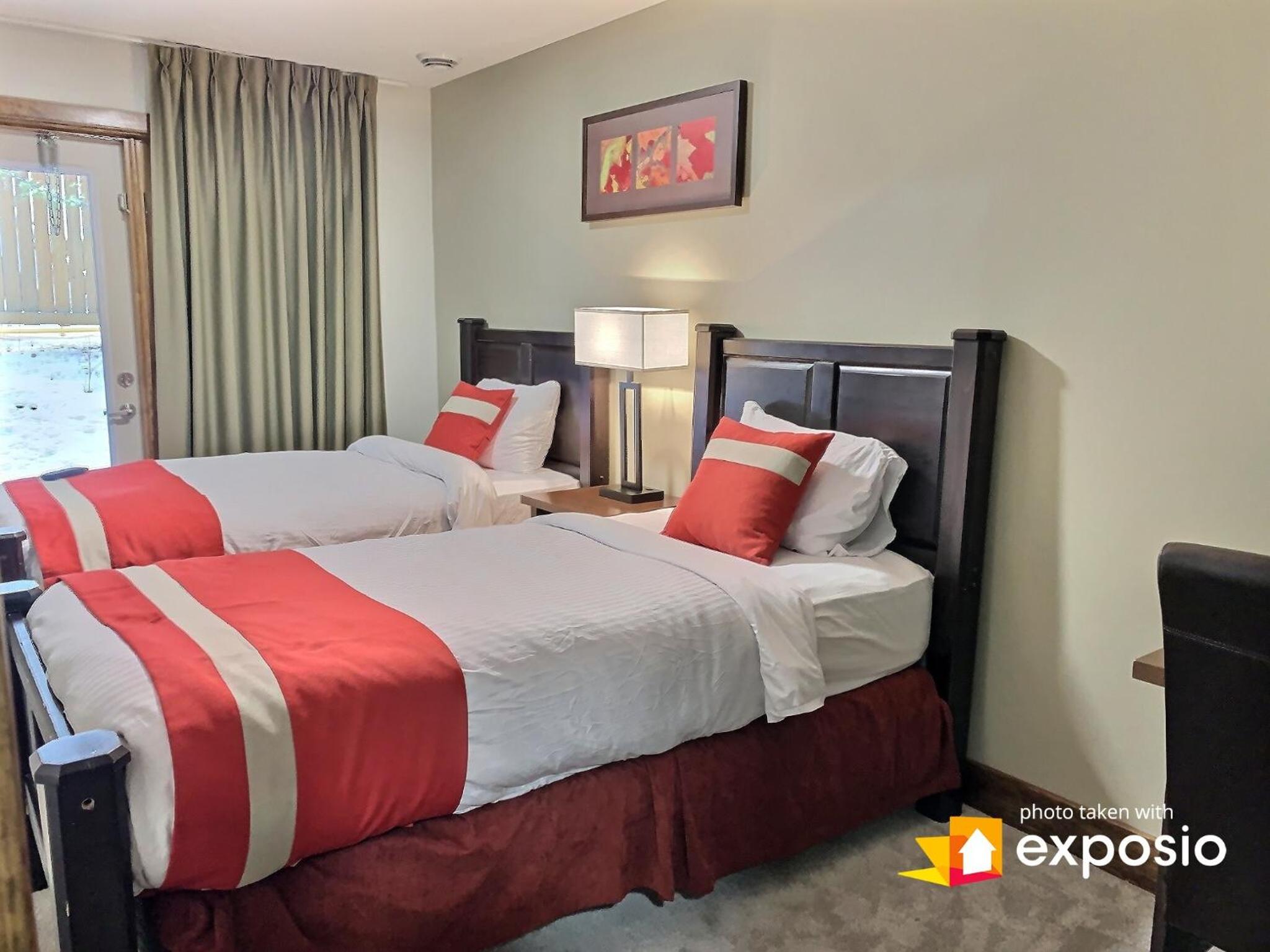 Spacious, Pet Friendly, Townhouse Hot Tub Perfect for Families!