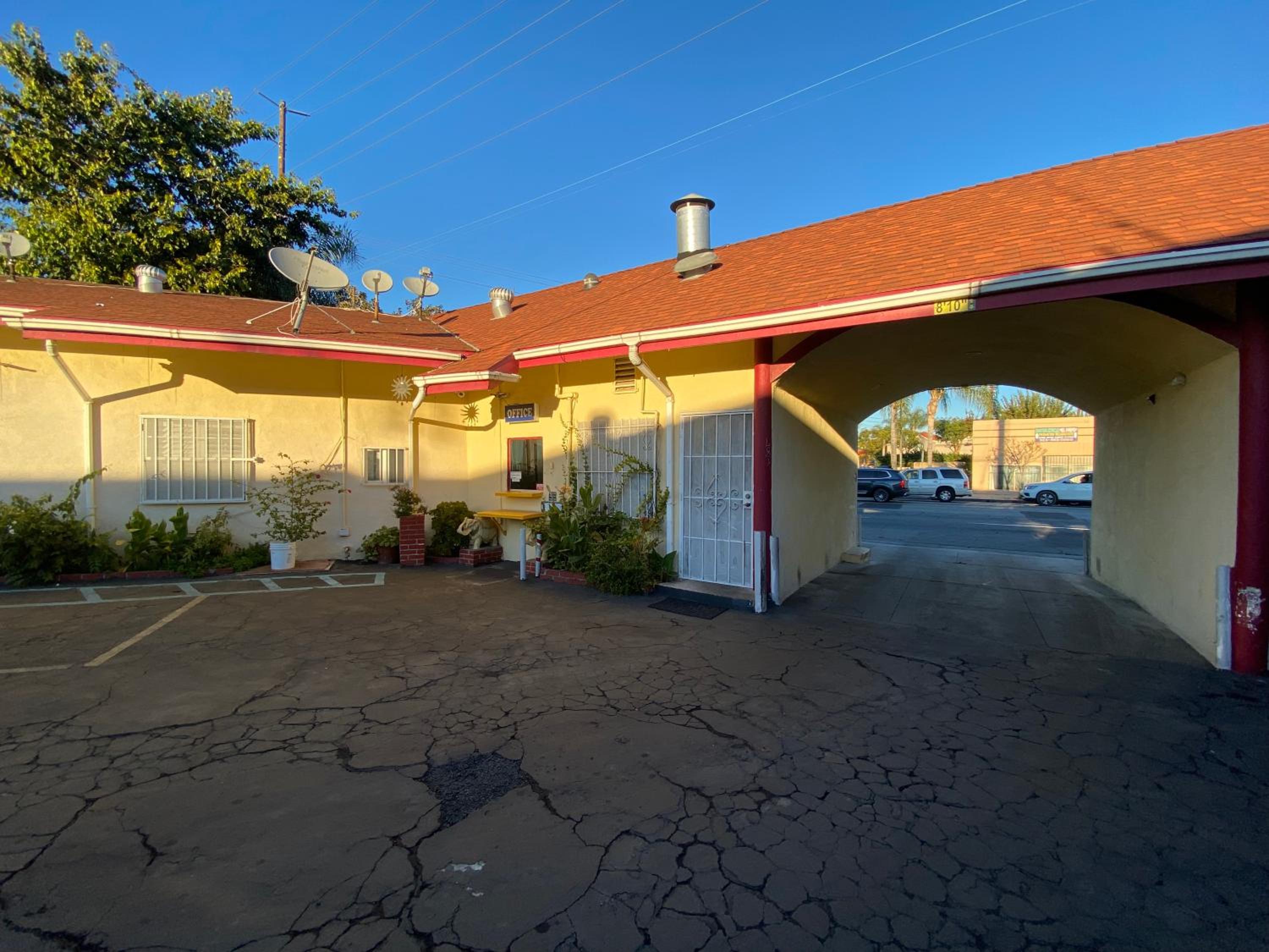 Sands Inn