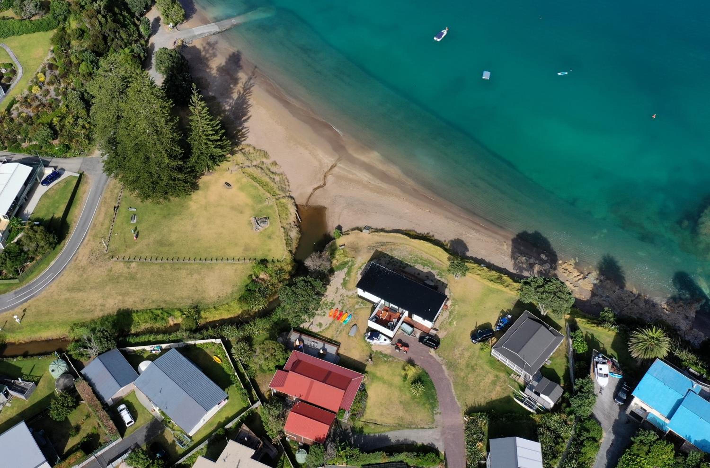 Bay of Islands Beachfront - Tapeka del Mar view 3