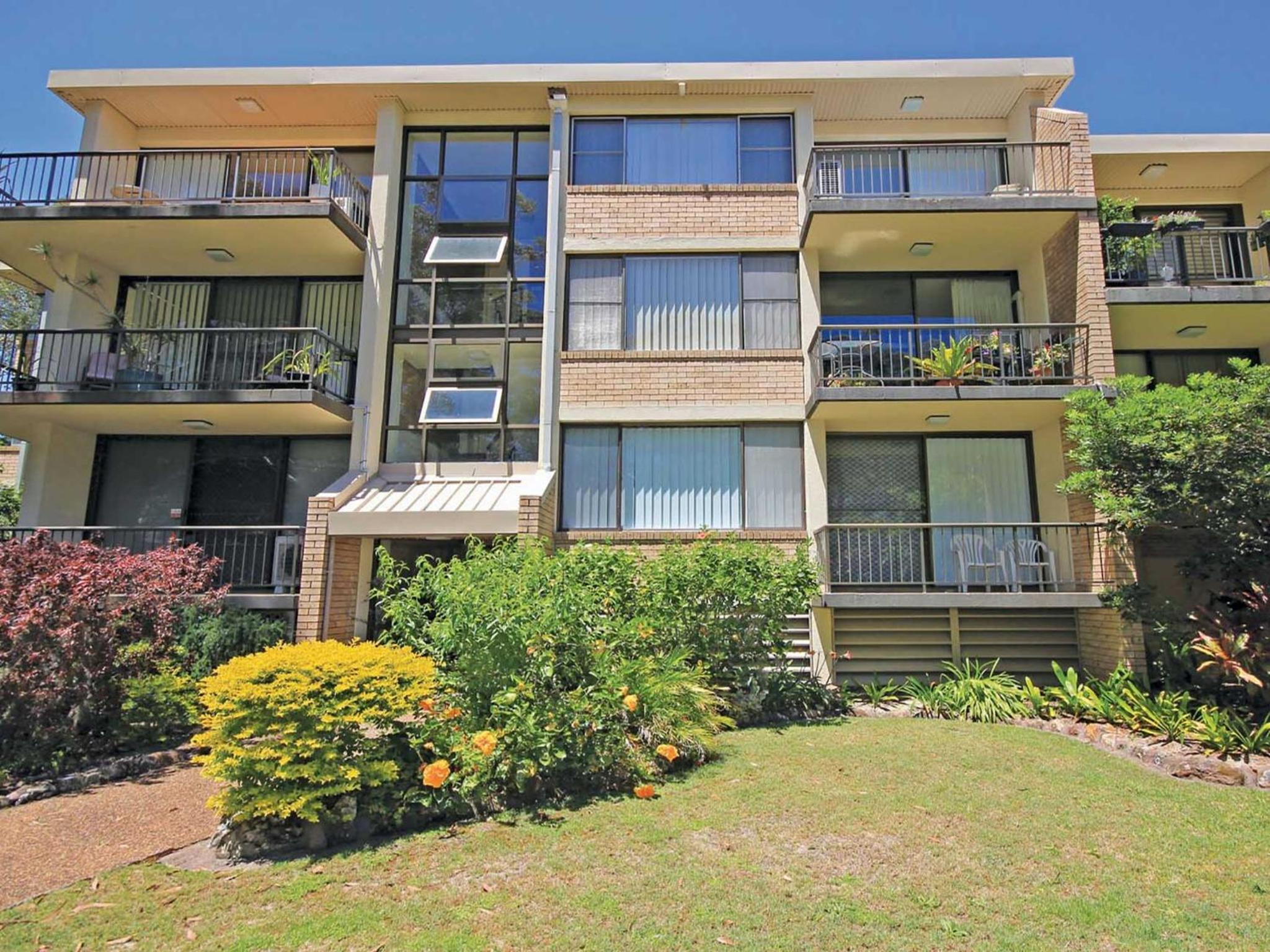 Magnus Gardens, 10,7 Magnus Street - Beautiful unit close to town with air con and Wi-Fi