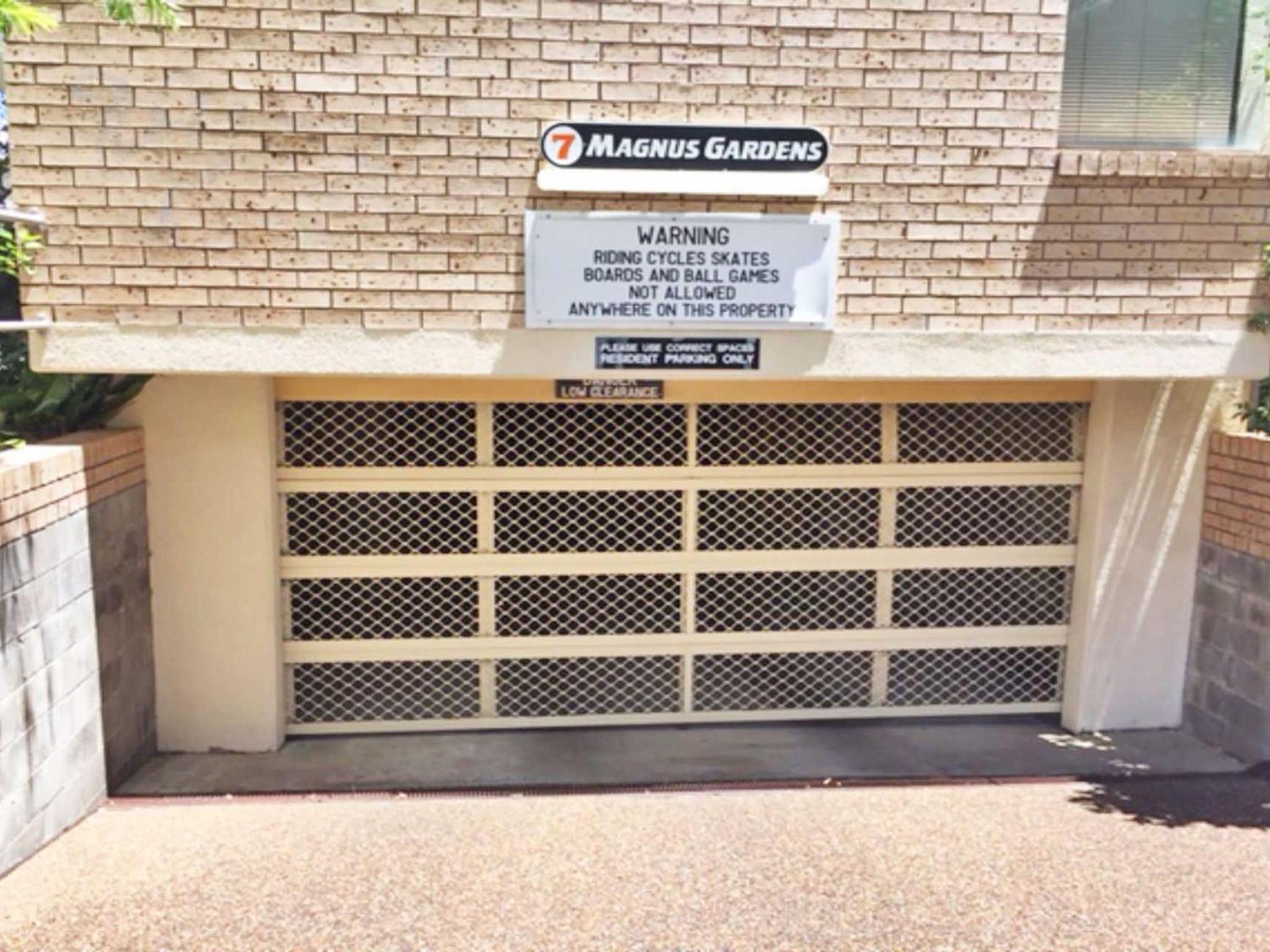 Magnus Gardens, 10,7 Magnus Street - Beautiful unit close to town with air con and Wi-Fi