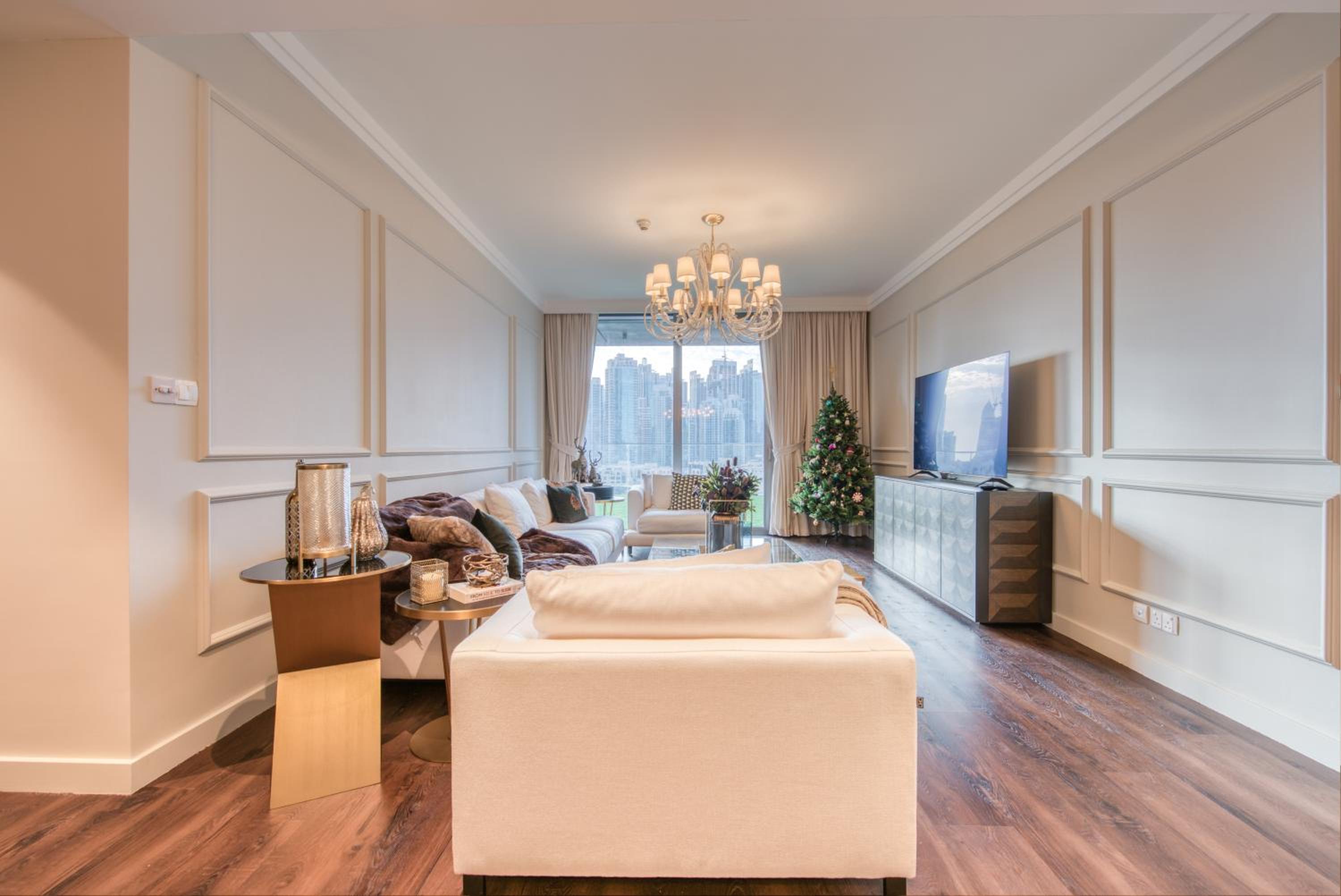 Luxurious 3 Bedroom Apartment in Boulevard Point, Connected to Dubai Mall