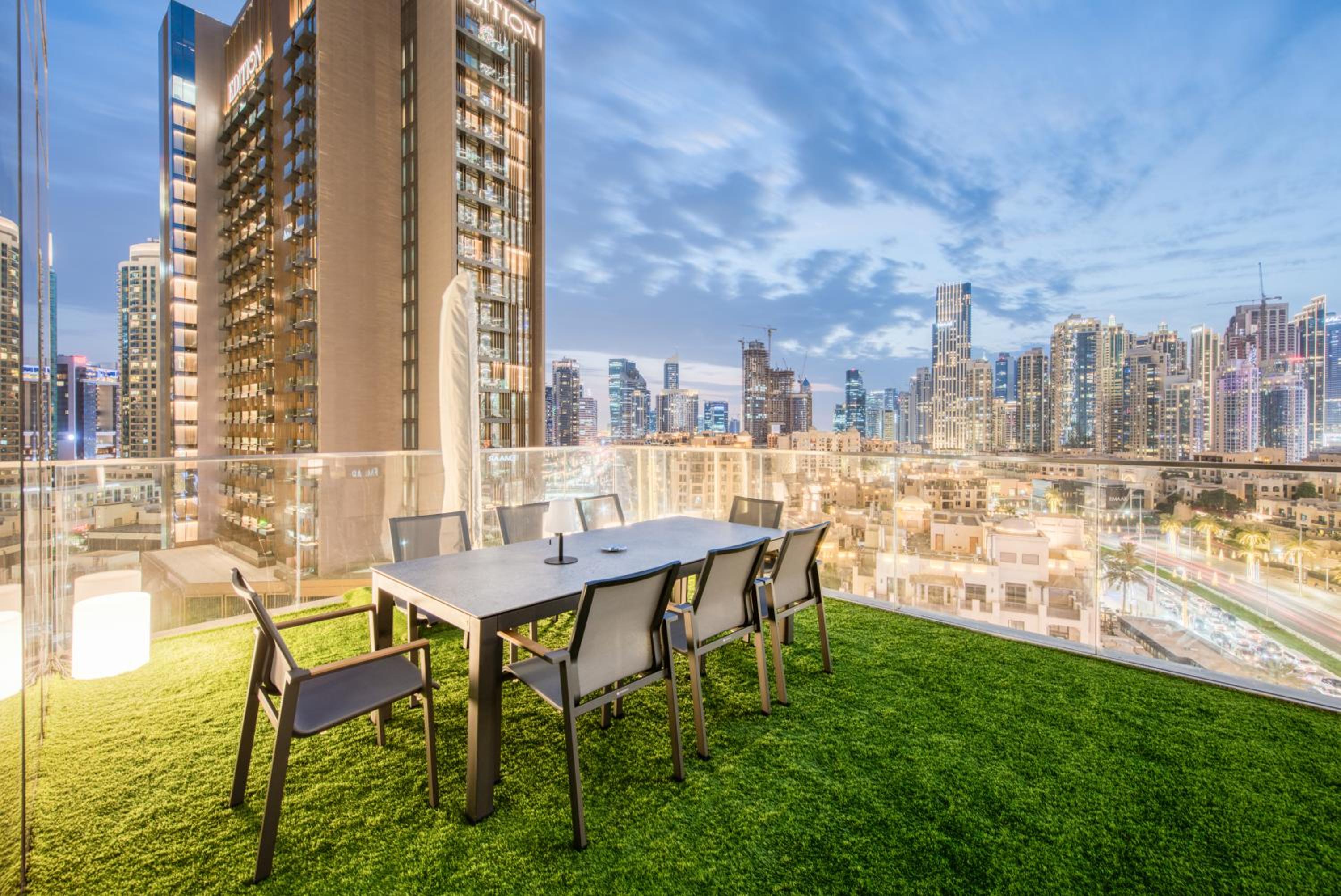 Luxurious 3 Bedroom Apartment in Boulevard Point, Connected to Dubai Mall