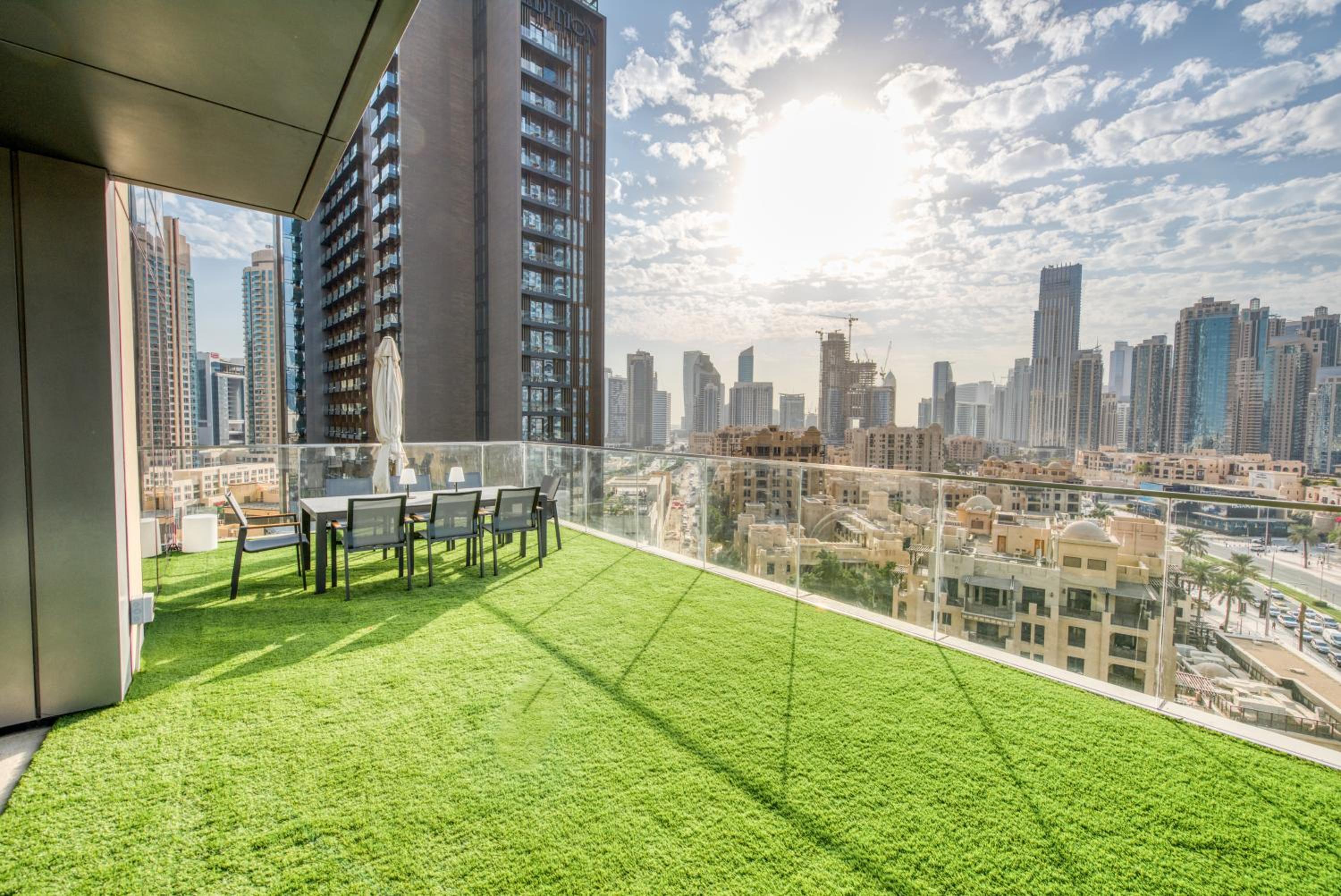 Luxurious 3 Bedroom Apartment in Boulevard Point, Connected to Dubai Mall