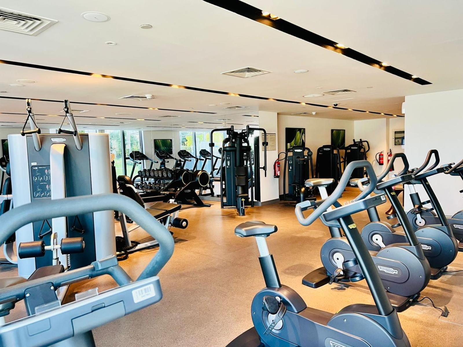 Luxurious 3 Bedroom Apartment in Boulevard Point, Connected to Dubai Mall
