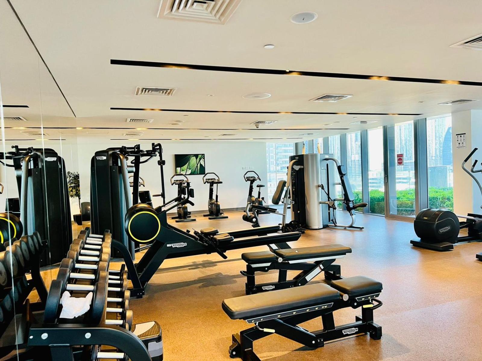 Luxurious 3 Bedroom Apartment in Boulevard Point, Connected to Dubai Mall