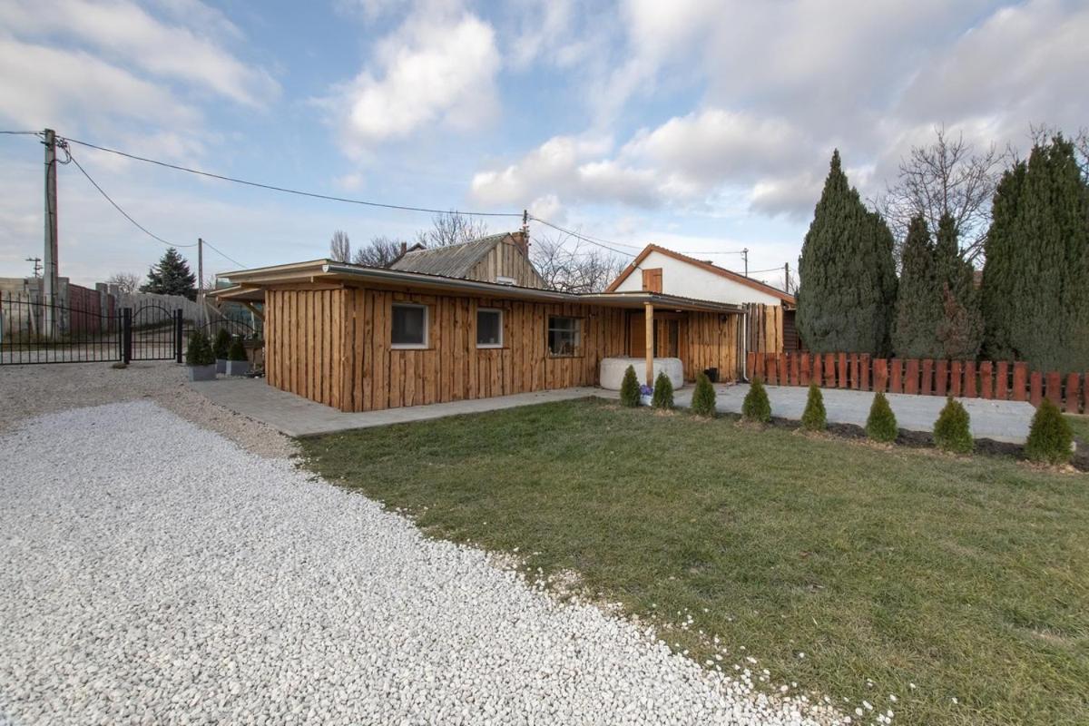 Jacuzzi, Hot Tub, and Sauna Retreat near Hévíz view 2