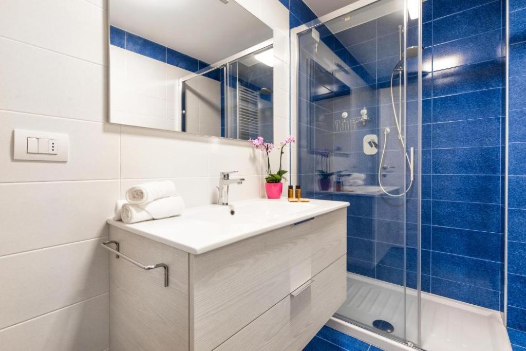 Guggenheim Luxury Suites By Bricola Apartments