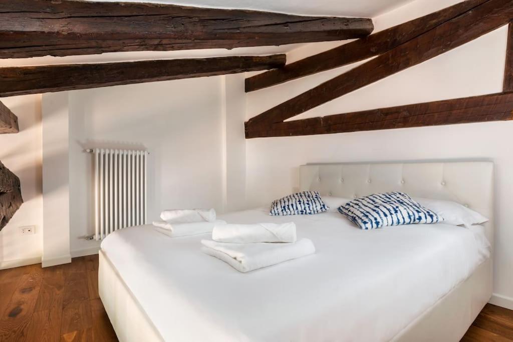 Guggenheim Luxury Suites By Bricola Apartments