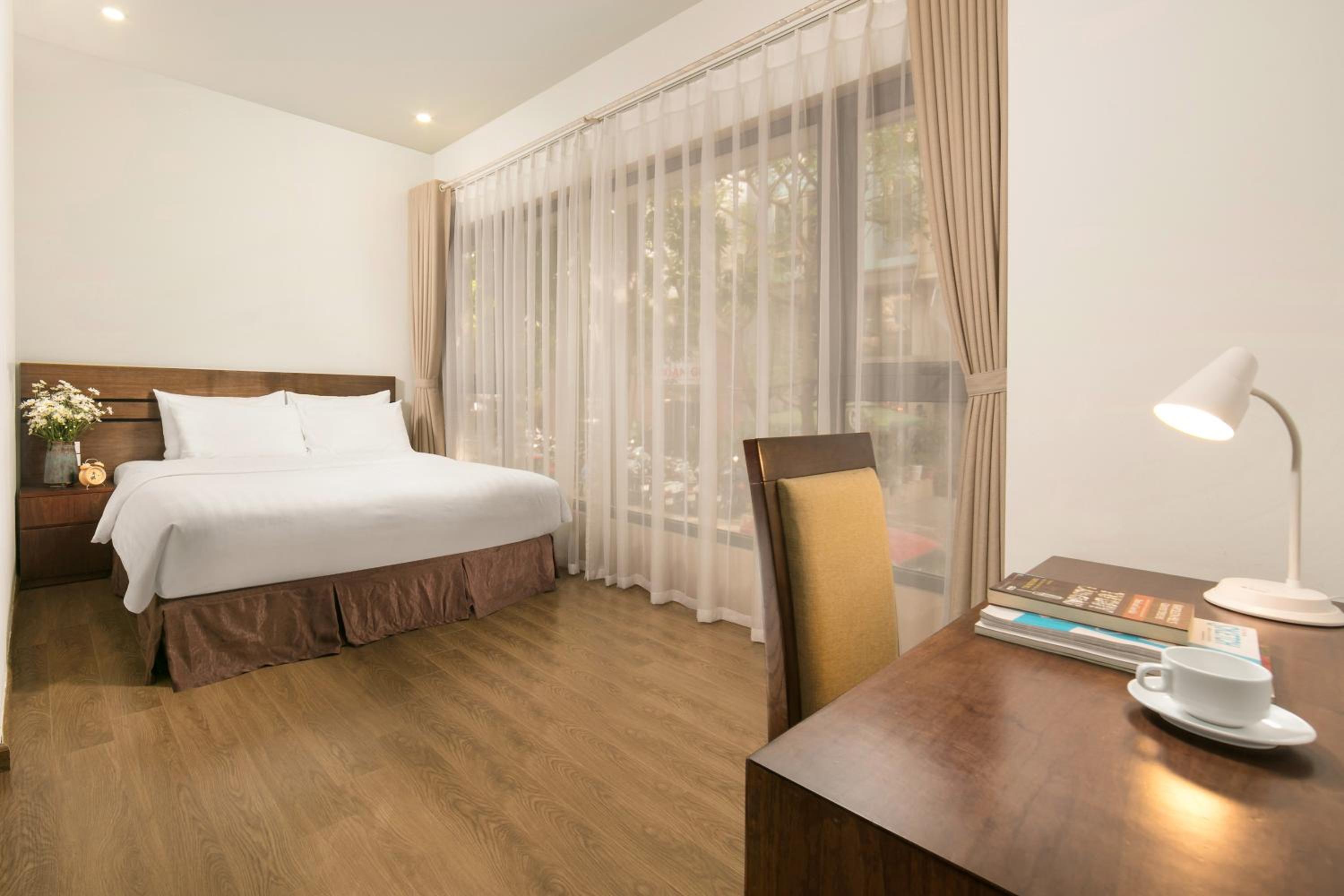 Poonsa Hanoi - The Ordinary Living