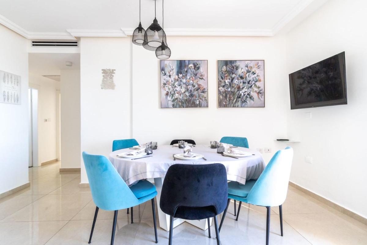 Luxury 4 Bedroom With Amazing View In Ramat Sharet Bayt Vegan view 2