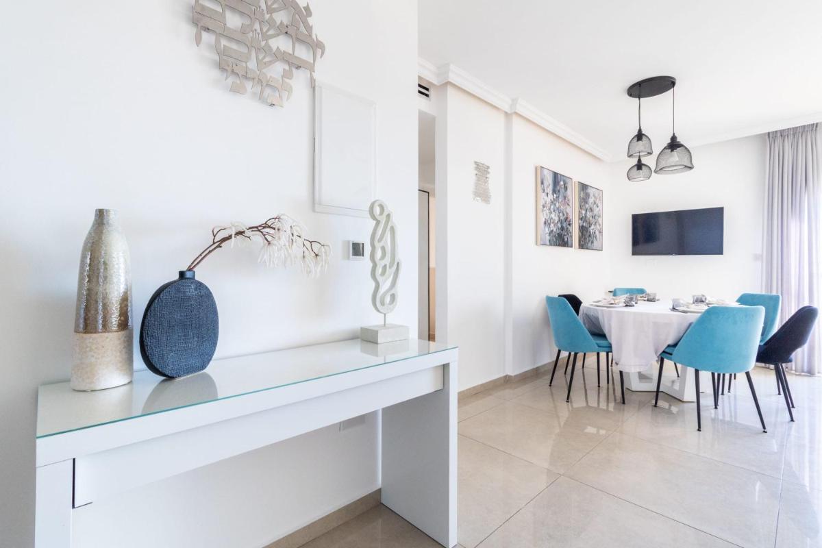 Luxury 4 Bedroom With Amazing View In Ramat Sharet Bayt Vegan view 4