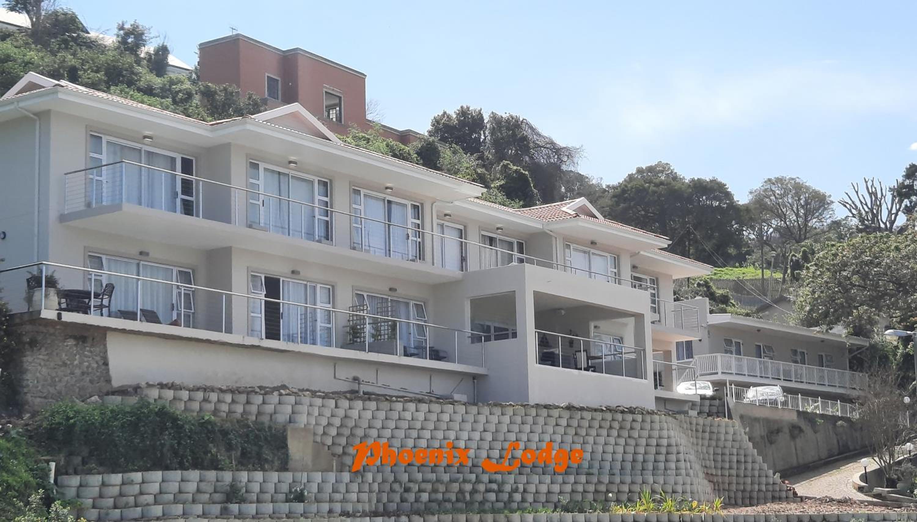 Phoenix Lodge and Waterside Accommodation
