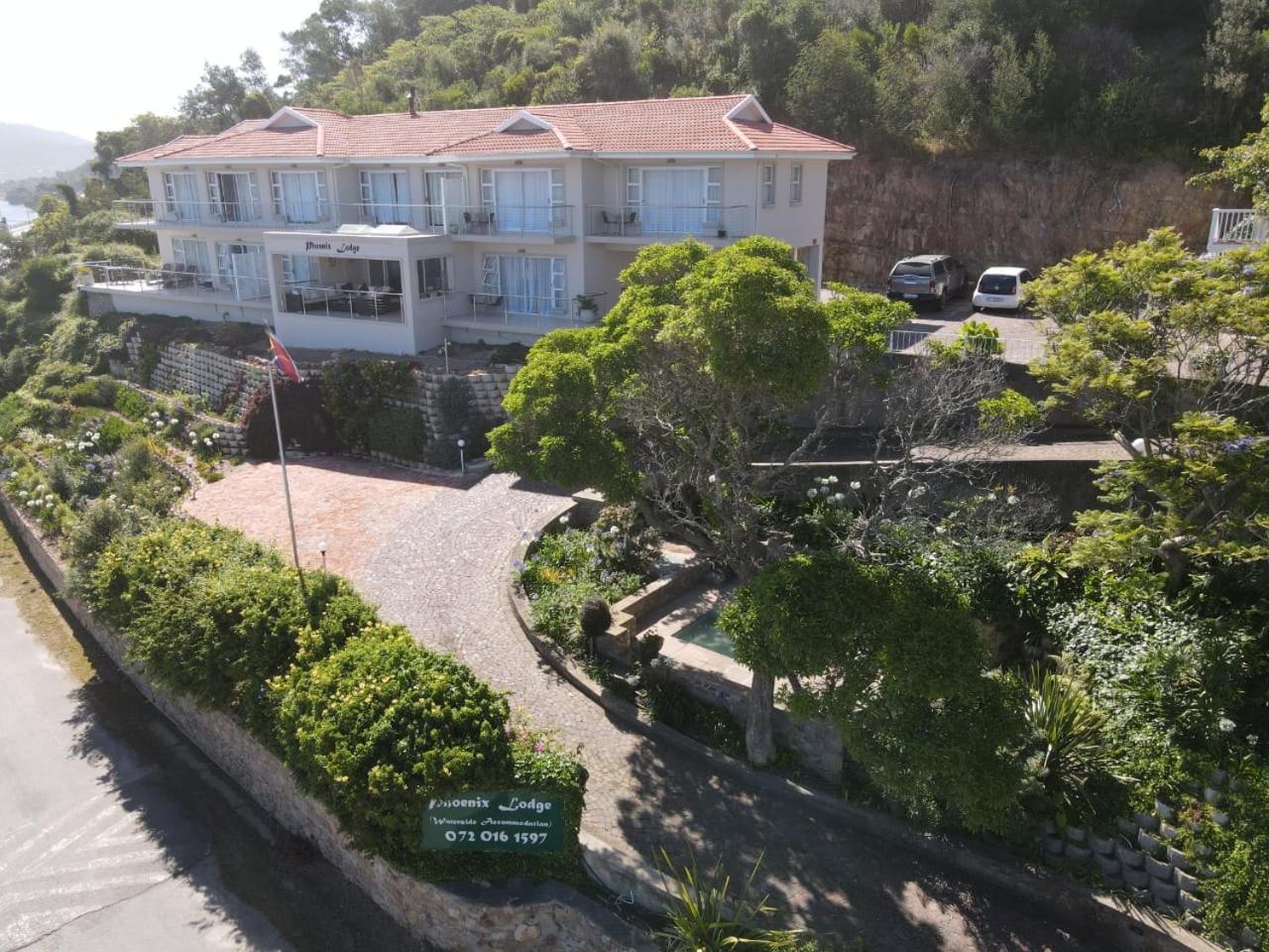 Phoenix Lodge and Waterside Accommodation
