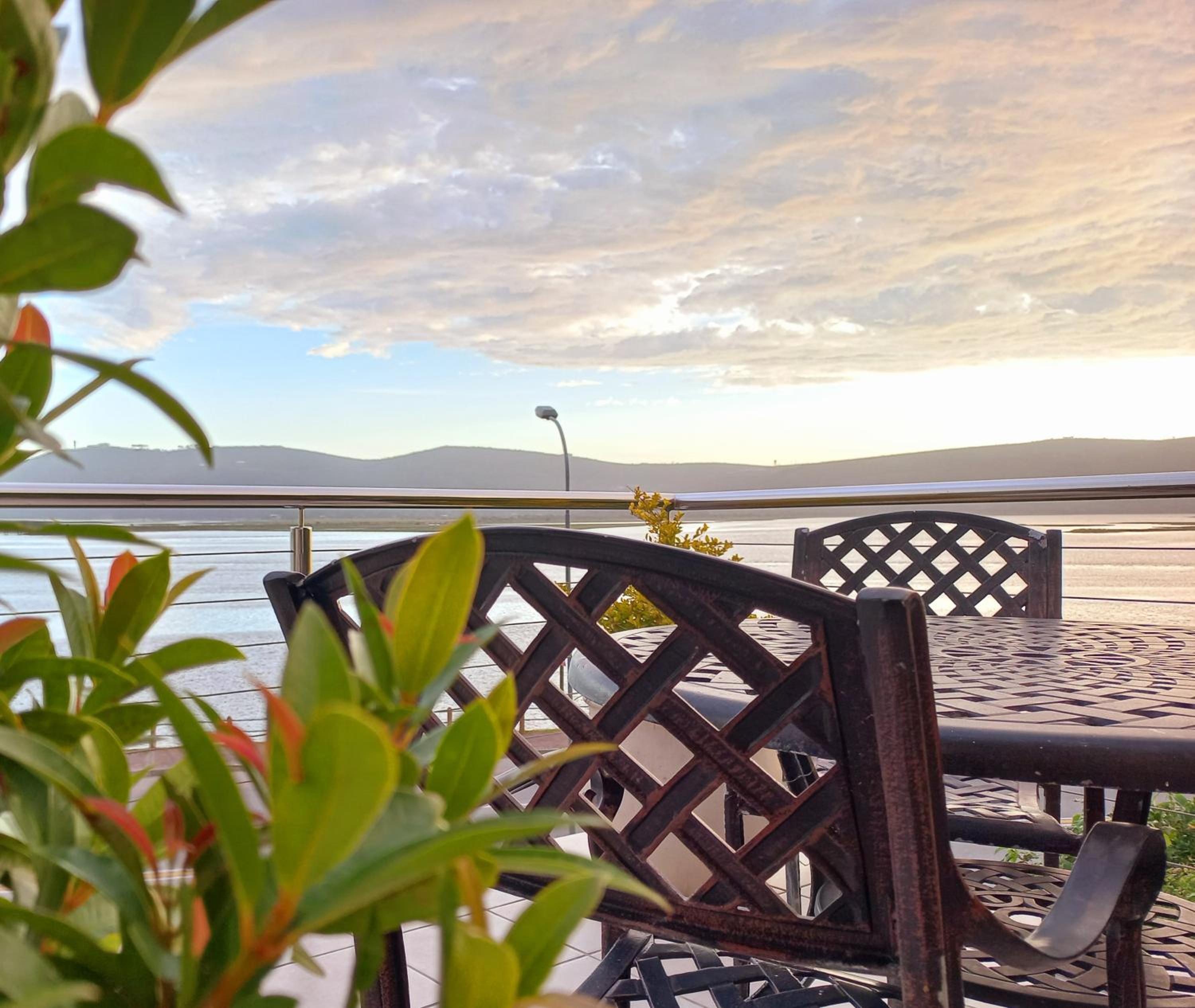 Phoenix Lodge and Waterside Accommodation